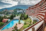 Familiya Deluxe (посёлок городского типа Гурзуф, улица Строителей, 3), hotel