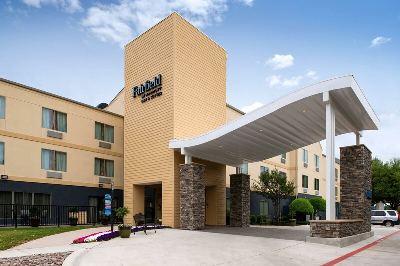 Гостиница Fairfield Inn & Suites by Marriott Arlington Six Flags