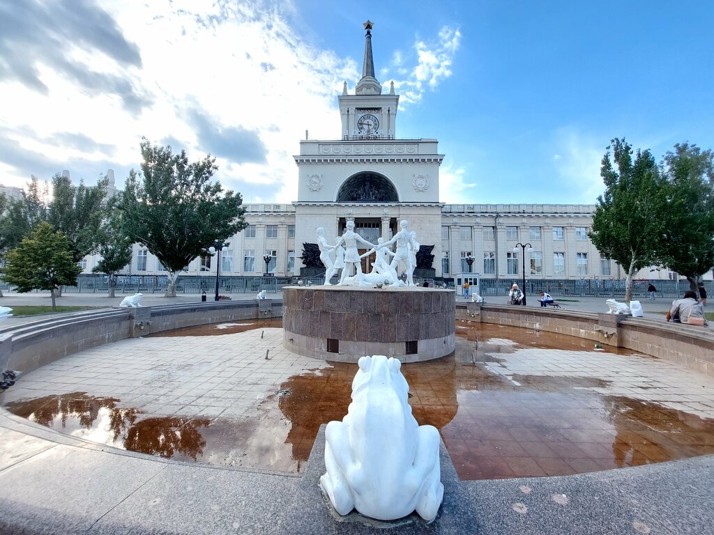 Fountain Detskiy khorovod Fountain, Volgograd, photo
