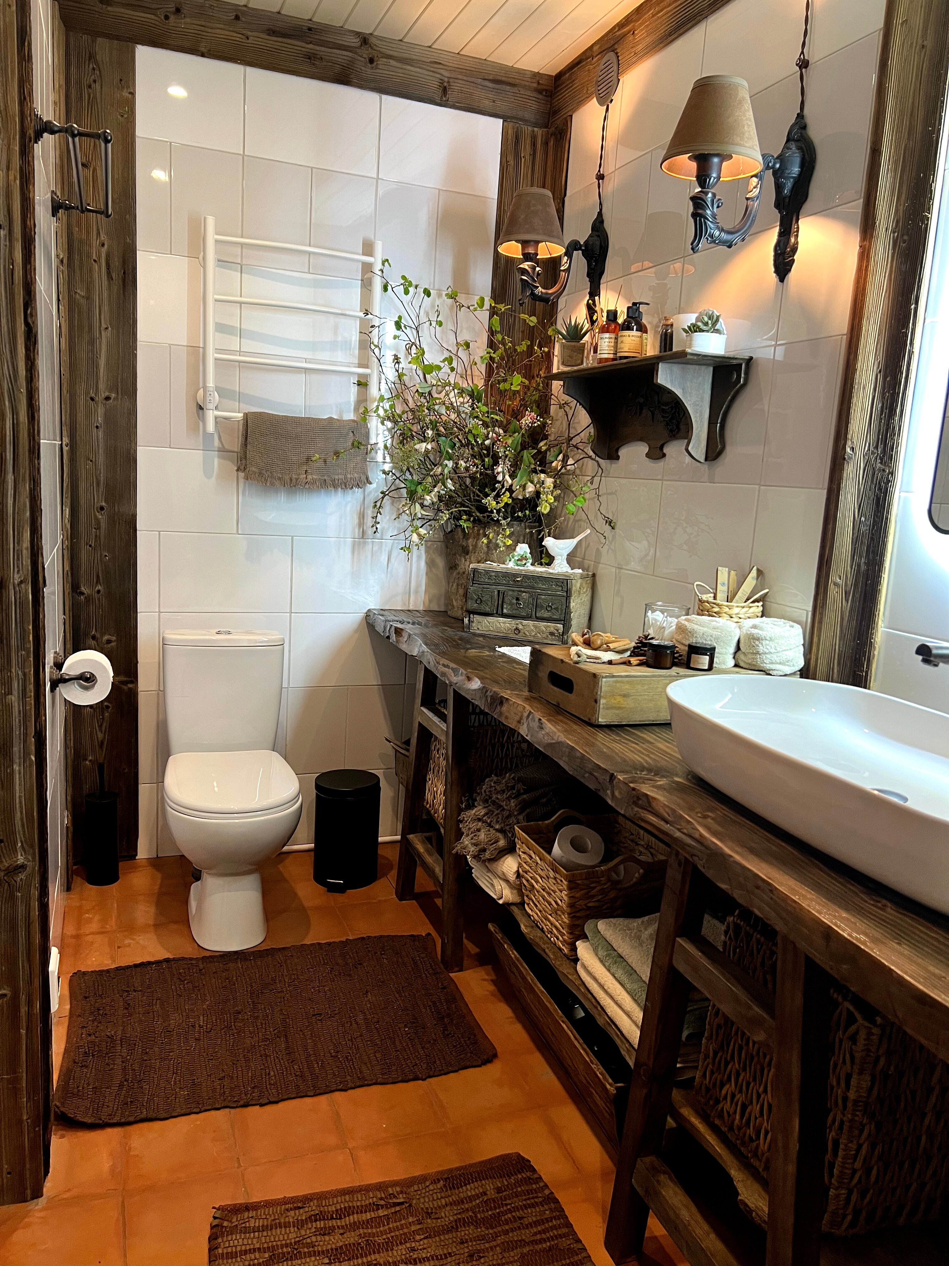 Фото Домик в лесу