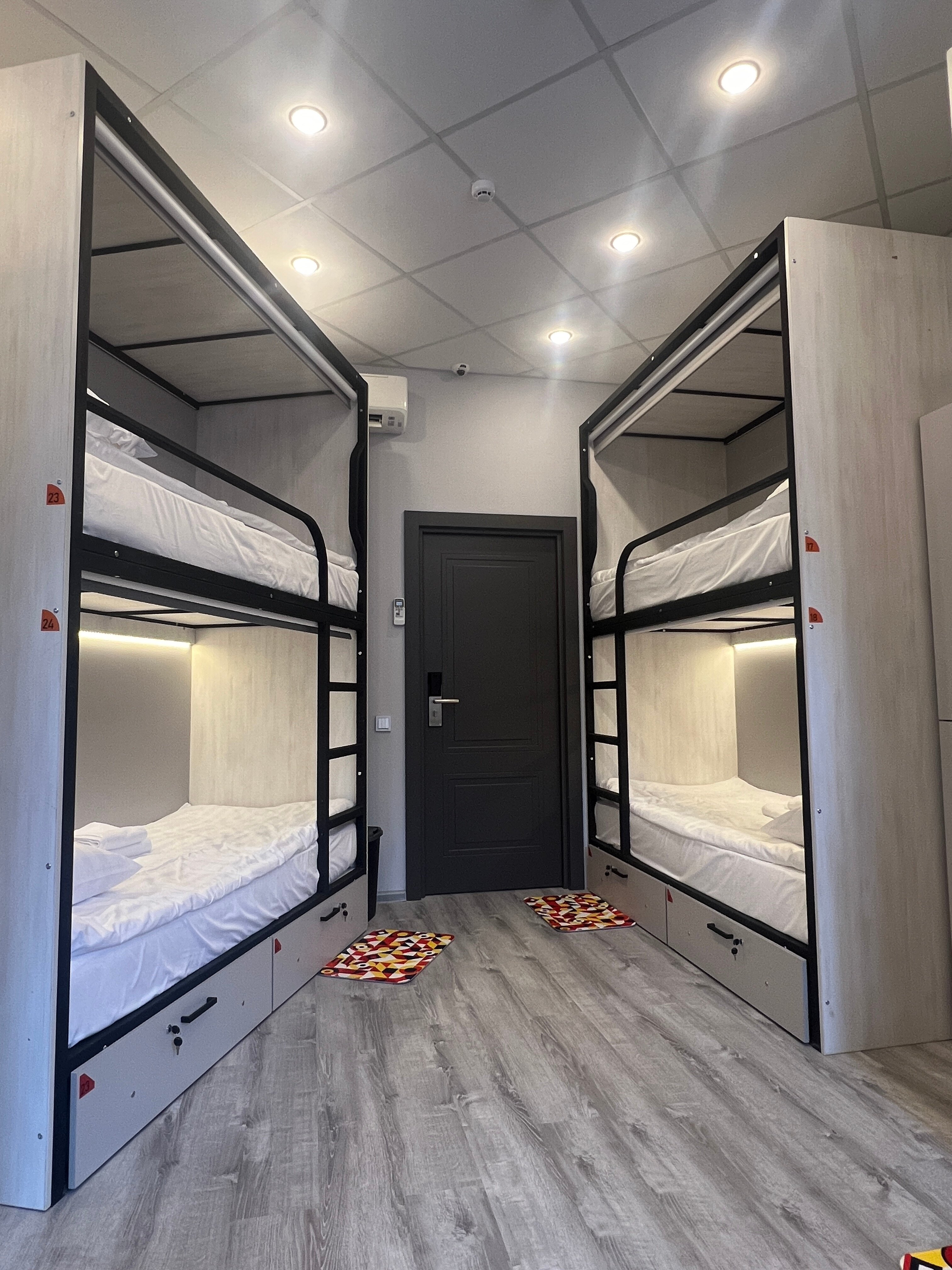 Фото В центре