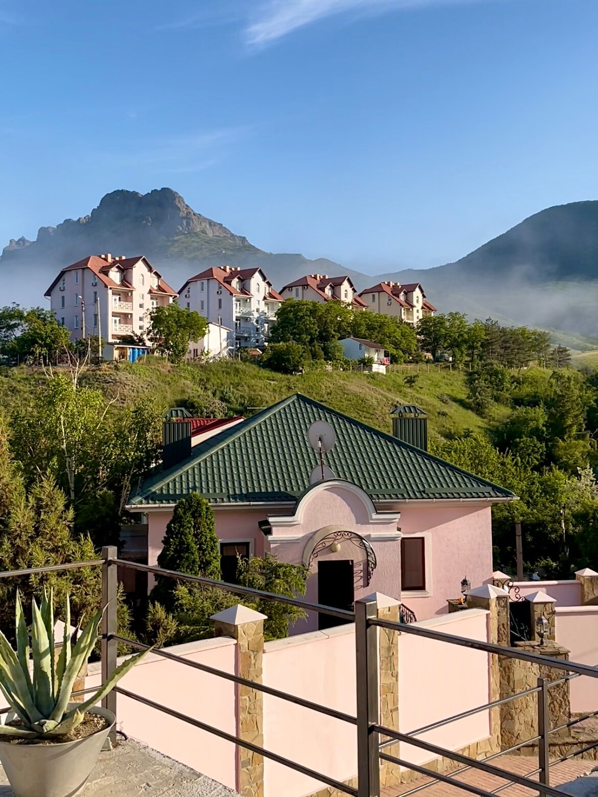 Фото отеля 1