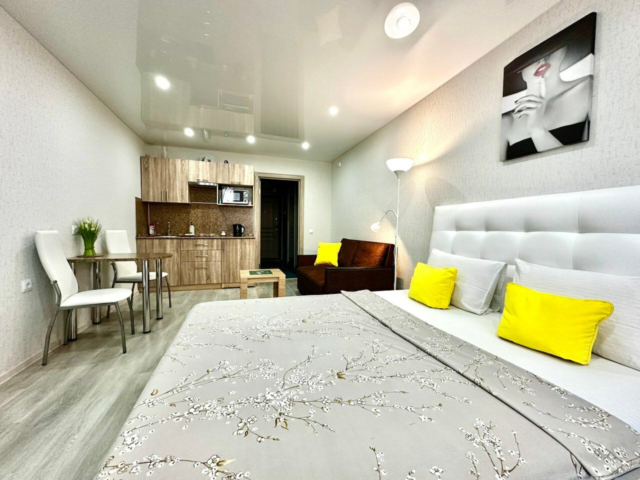 Фото отеля 1