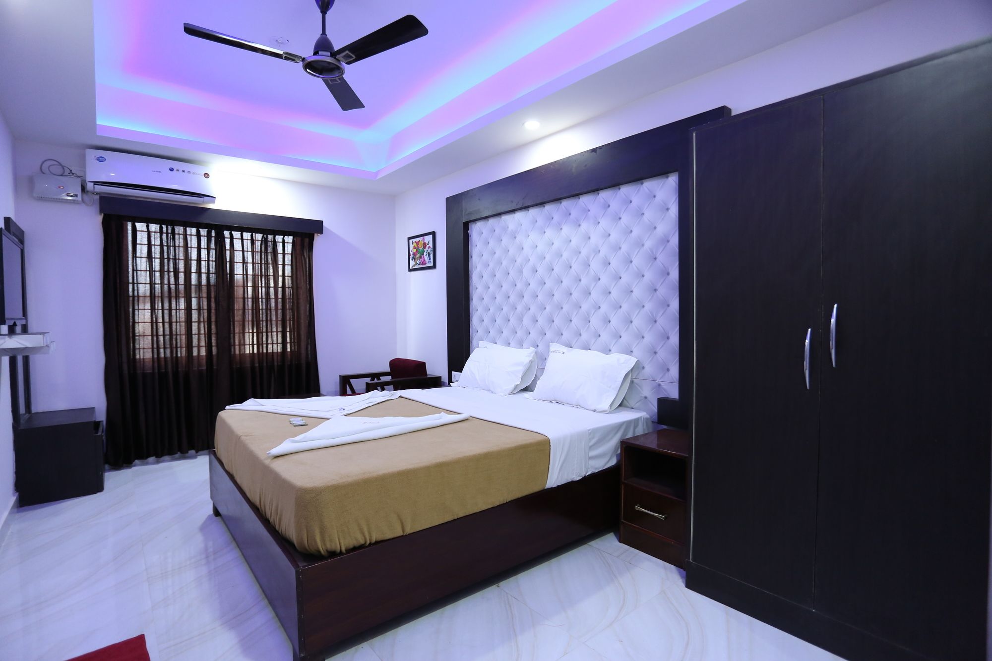 Фото Hotel Rr International