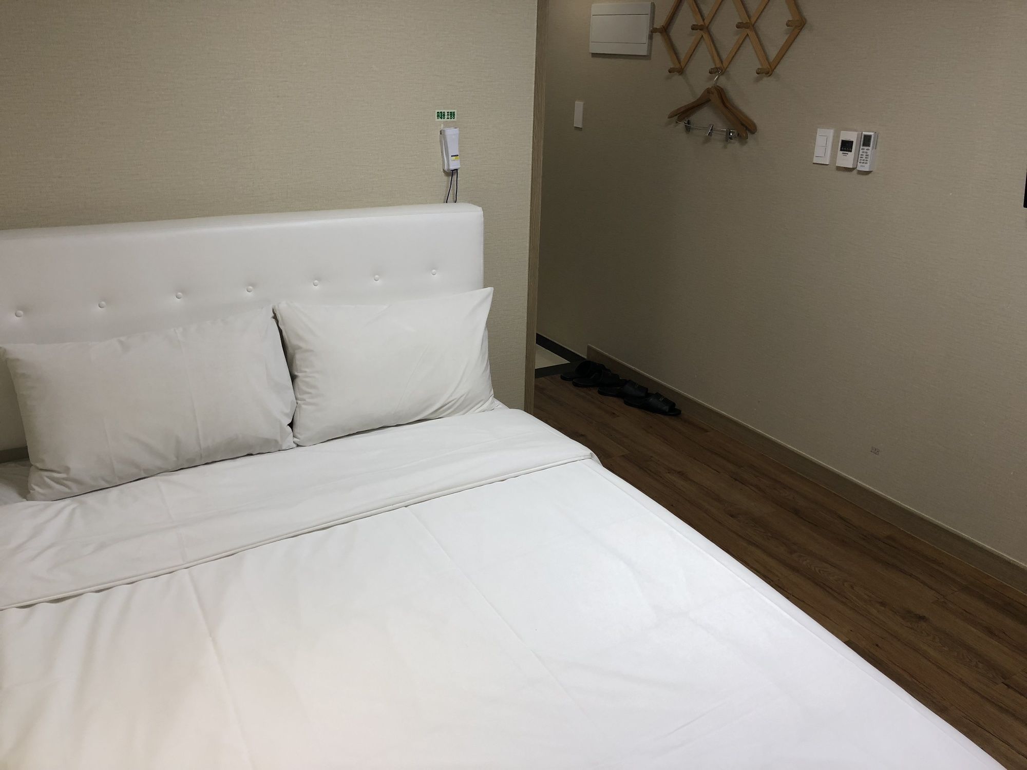 Фото Jeju Skyhill Business Hotel