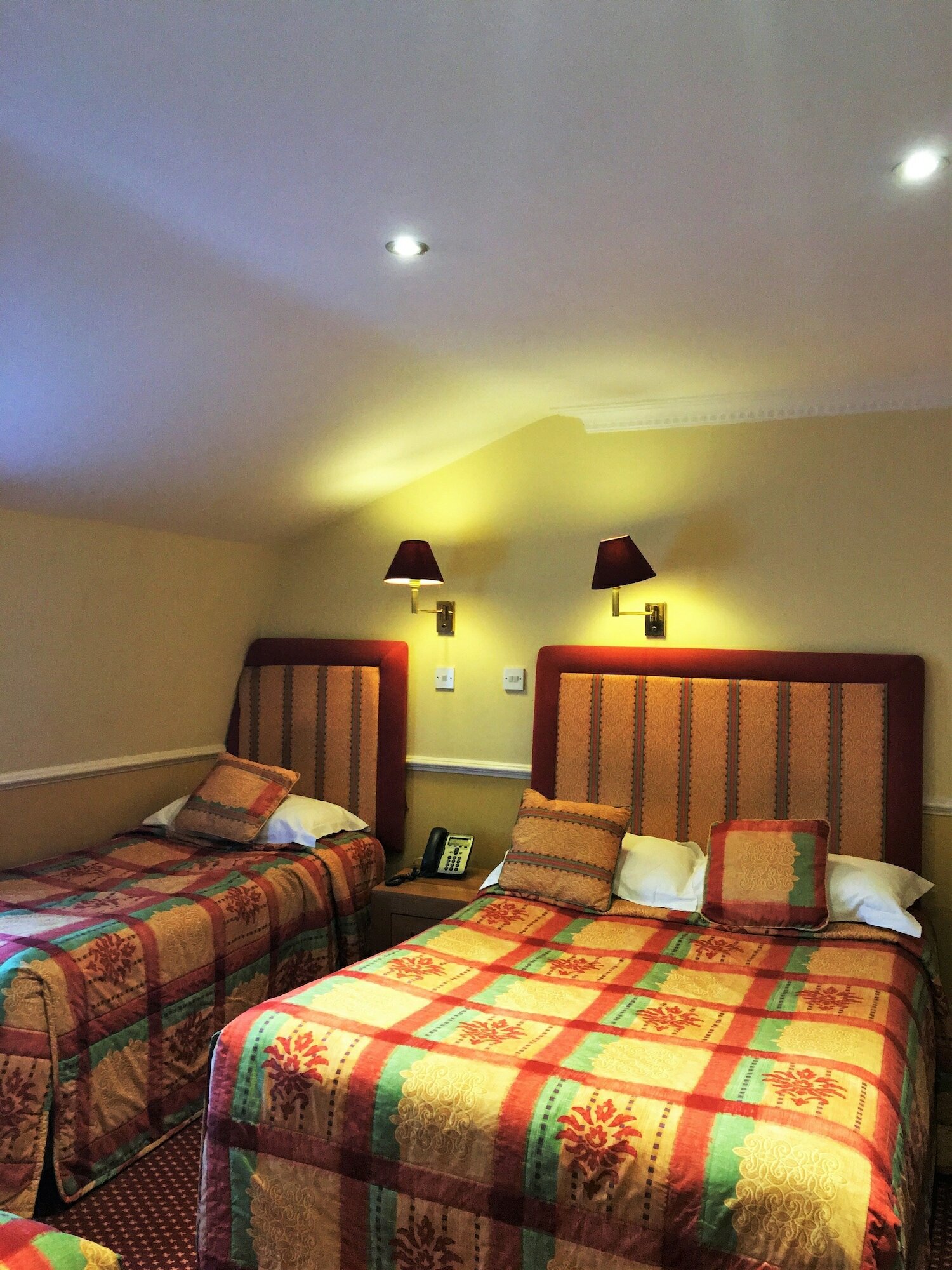 Фото Hyde Park Radnor Hotel