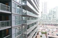 Фото Life Suites - Front and Spadina