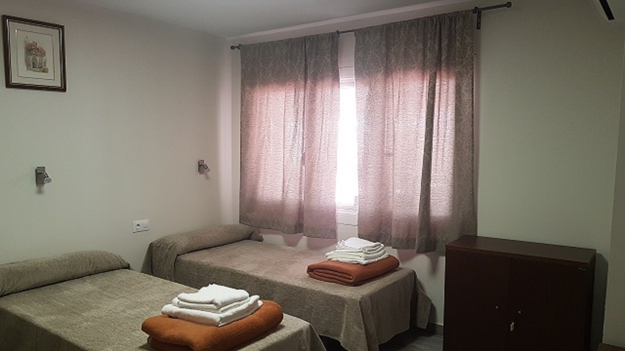 Фото Hostal Liwi