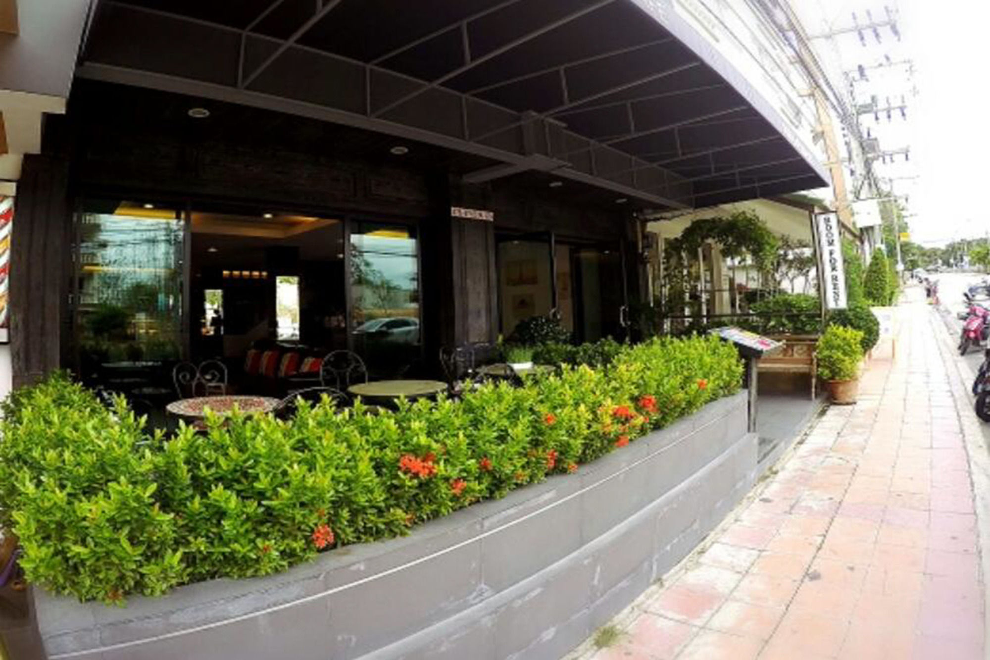 Фото Oyo 898 Sota Residence