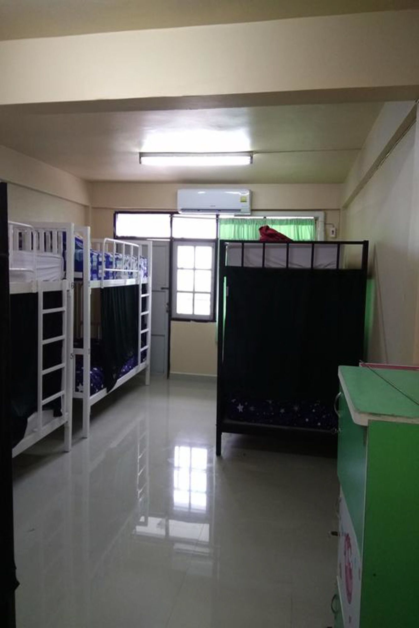 Фото Pattaya Backpackers - Adults Only