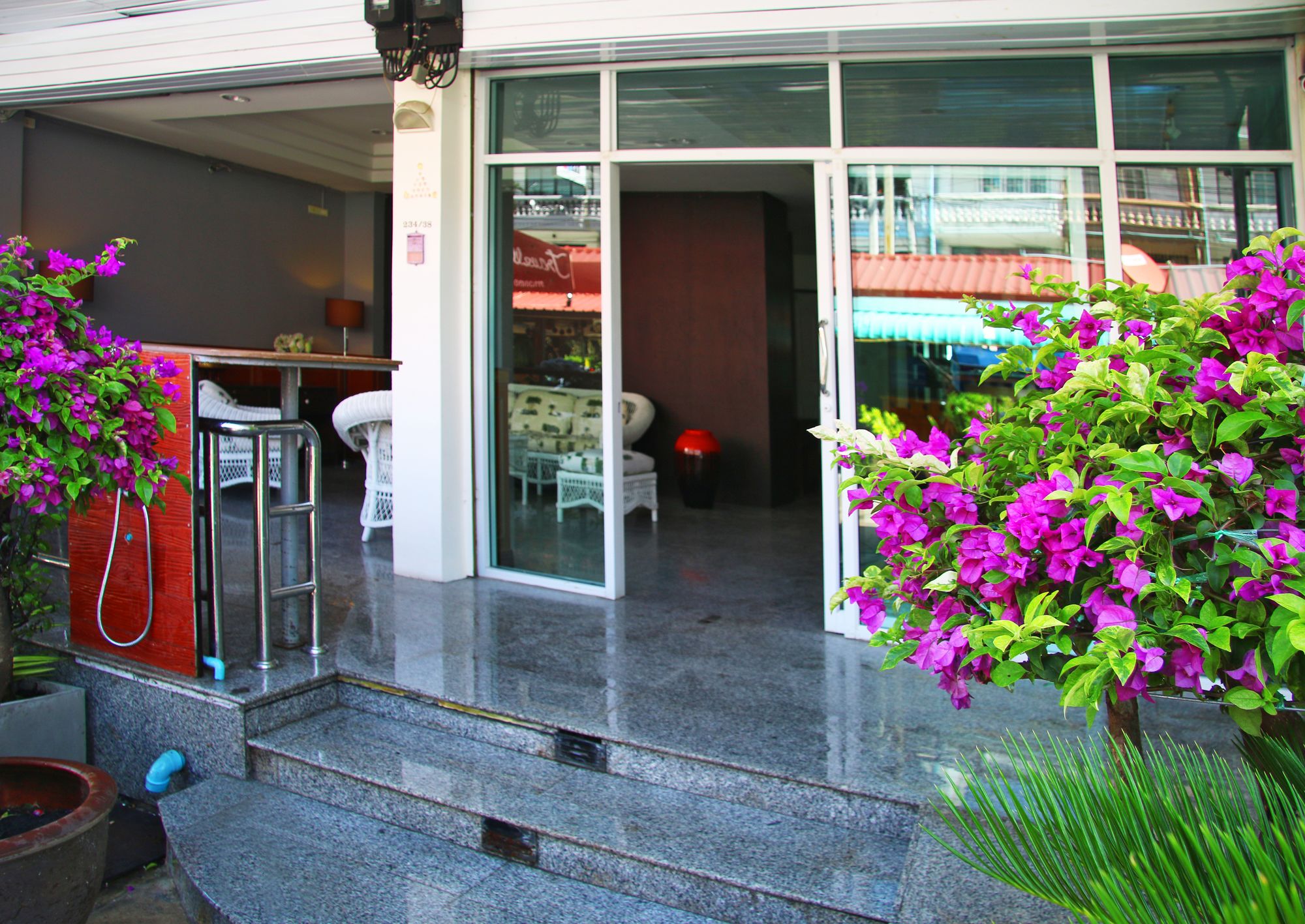 Фото The Beach Cha Am Guest House