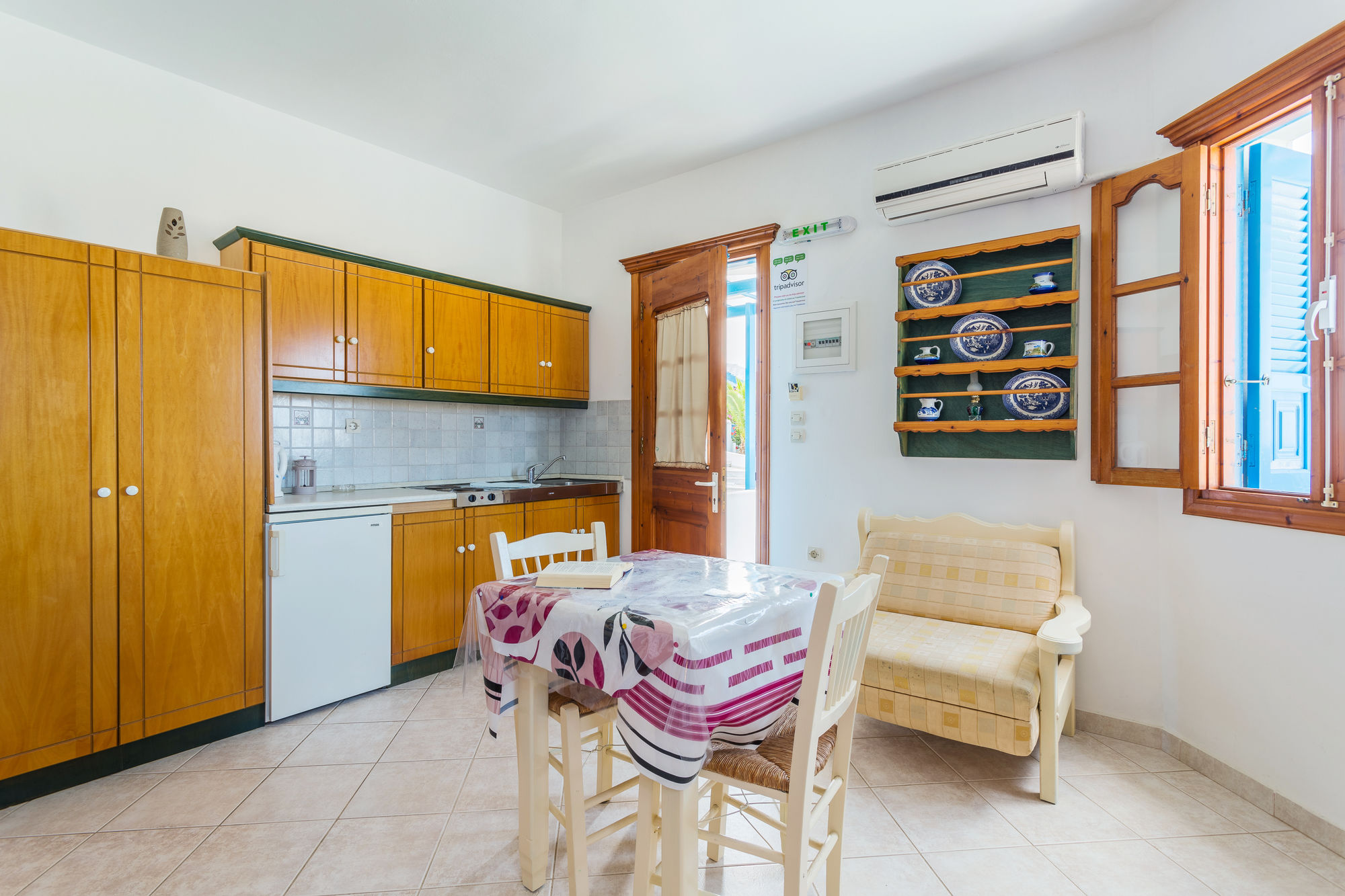 Фото Arhontiko Hotel