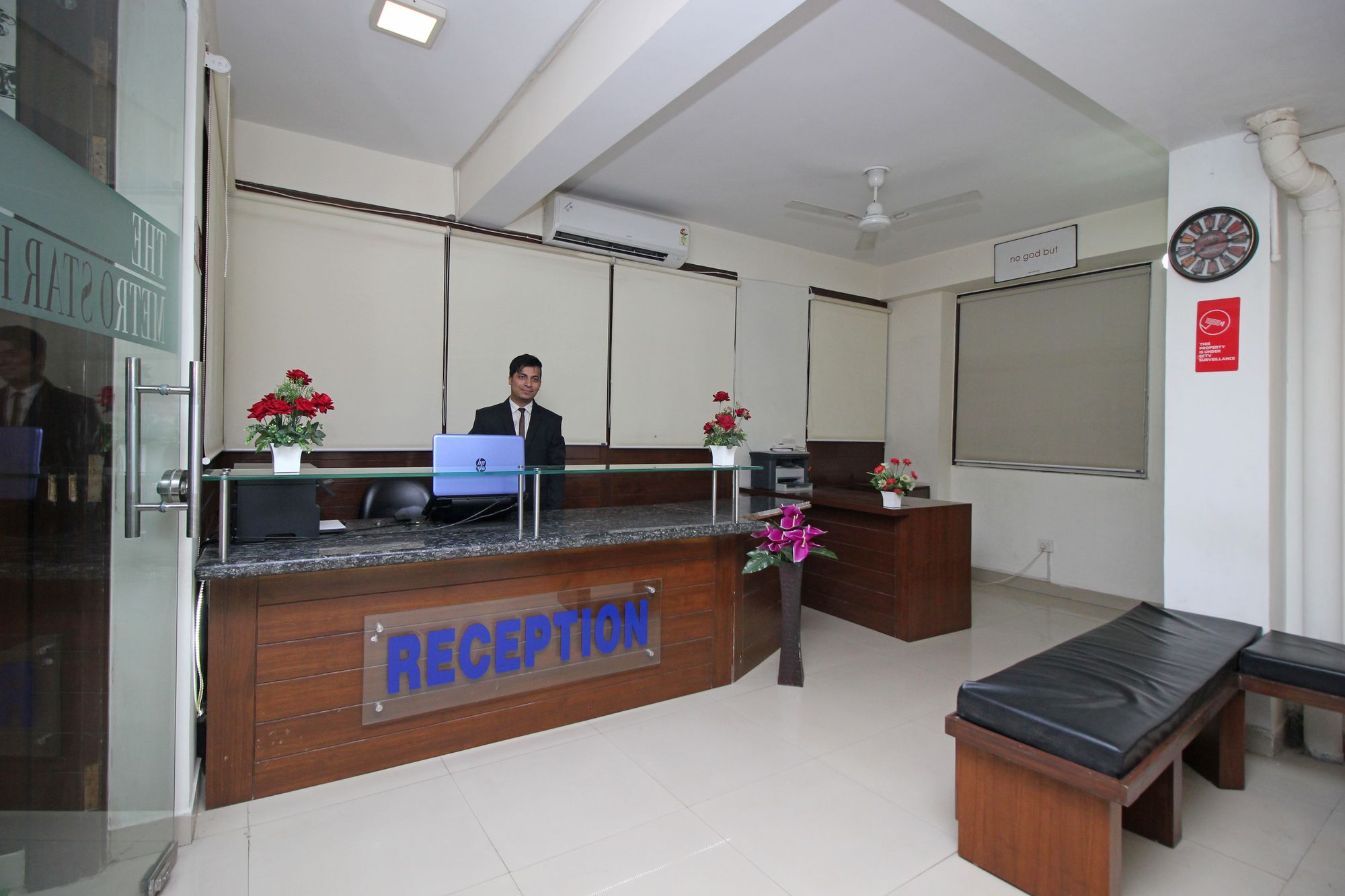 Фото Oyo 9046 Hotel Metro Star