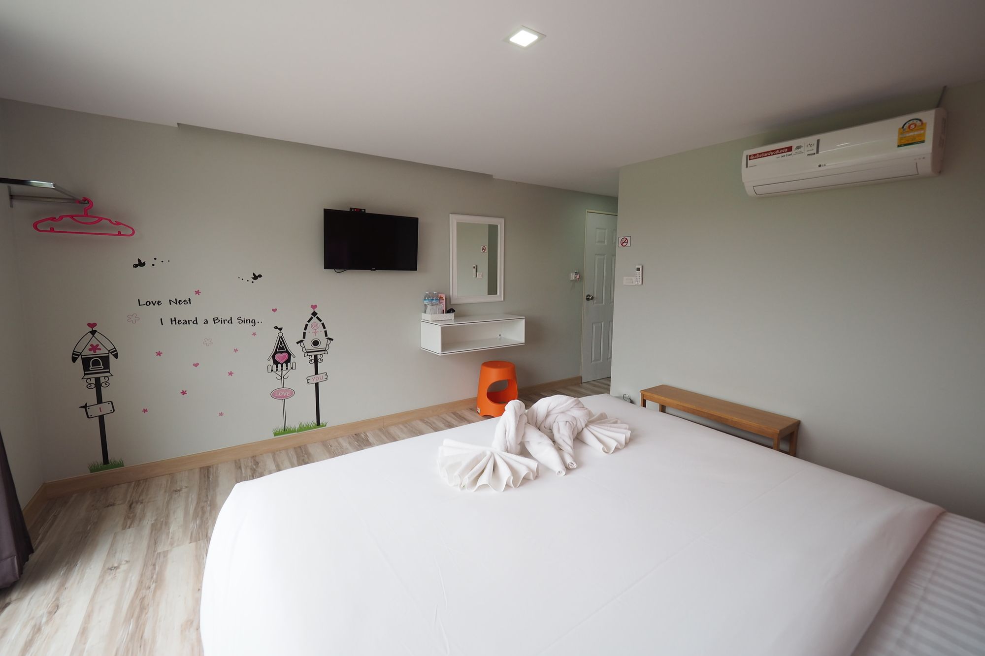 Фото The Box House