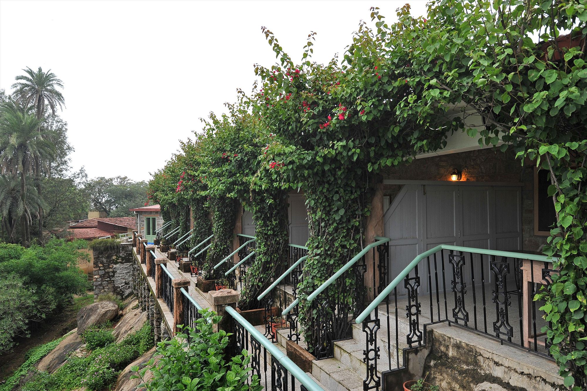 Фото WelcomHeritage Connaught House