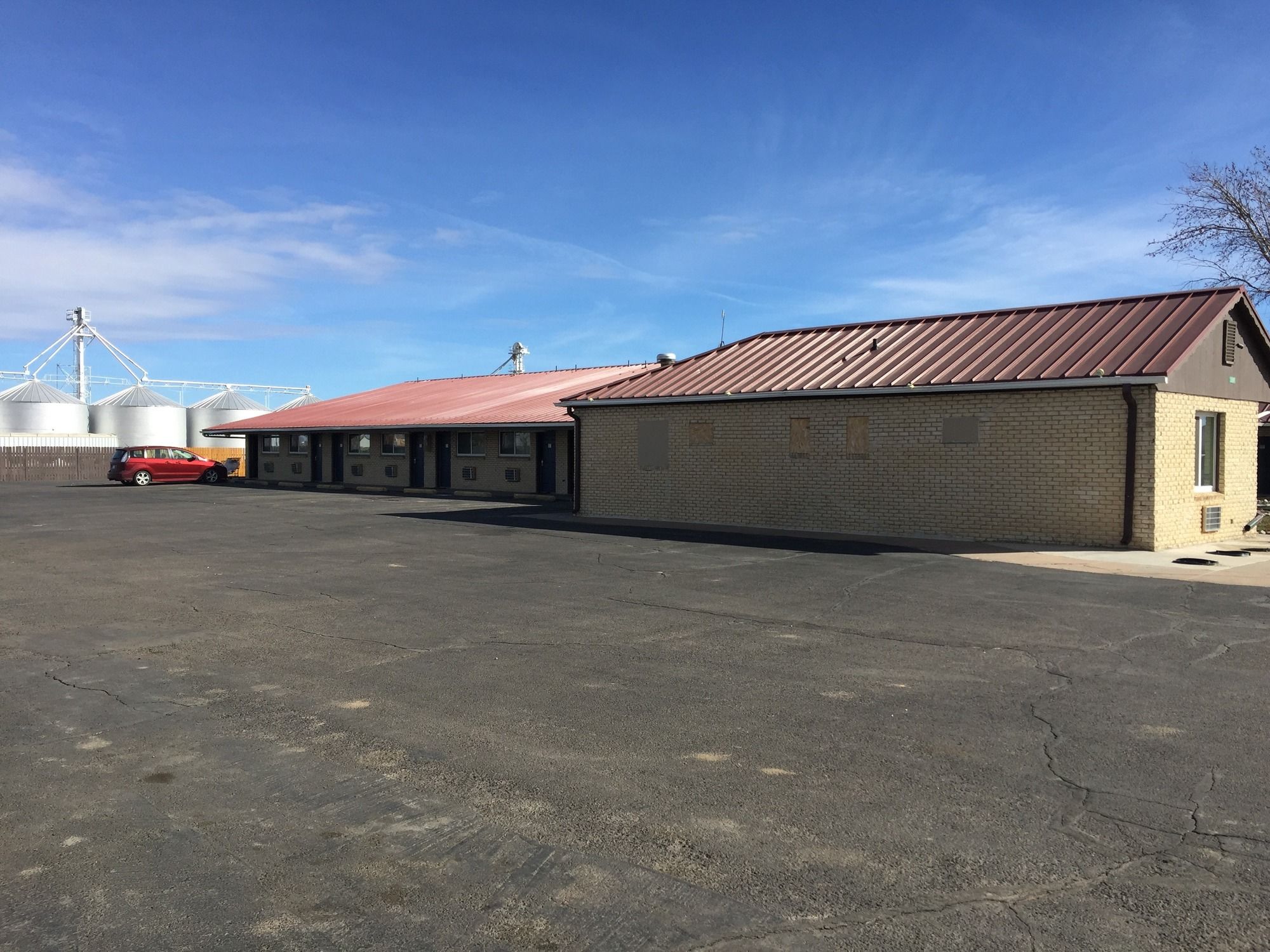 Фото Country Manor Motel Watkins