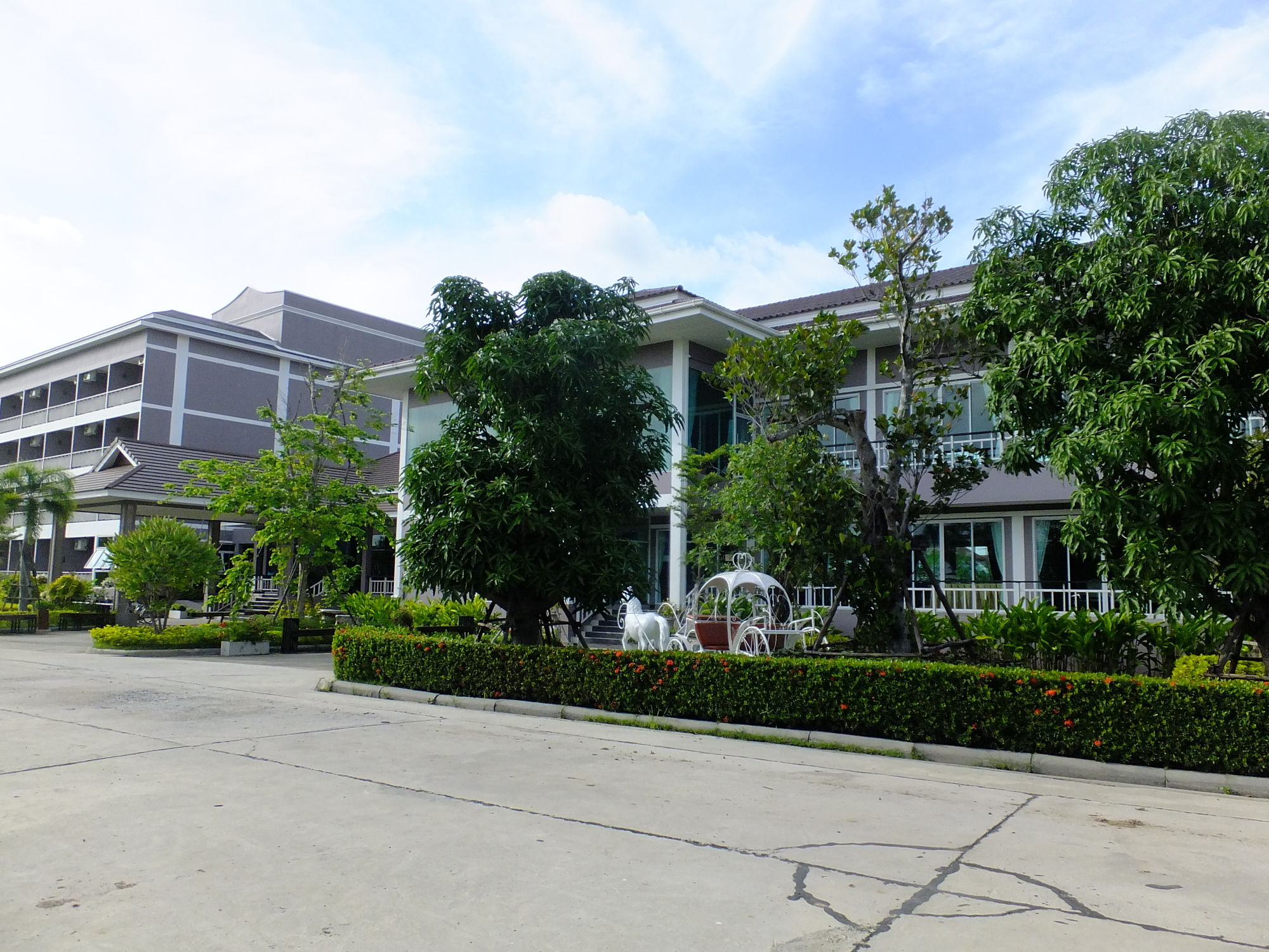 Фото The Cavalli Casa Resort