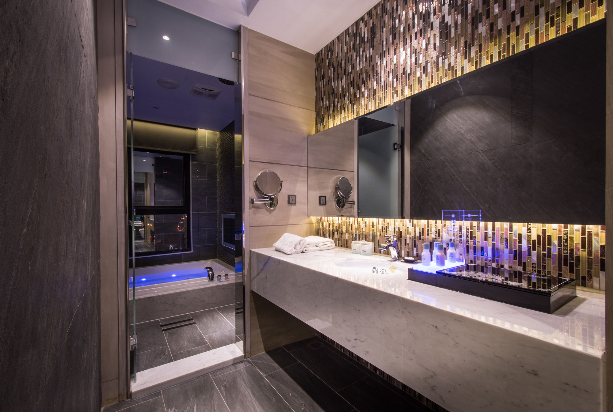 Фото Uher Luxury Resort & Hotel