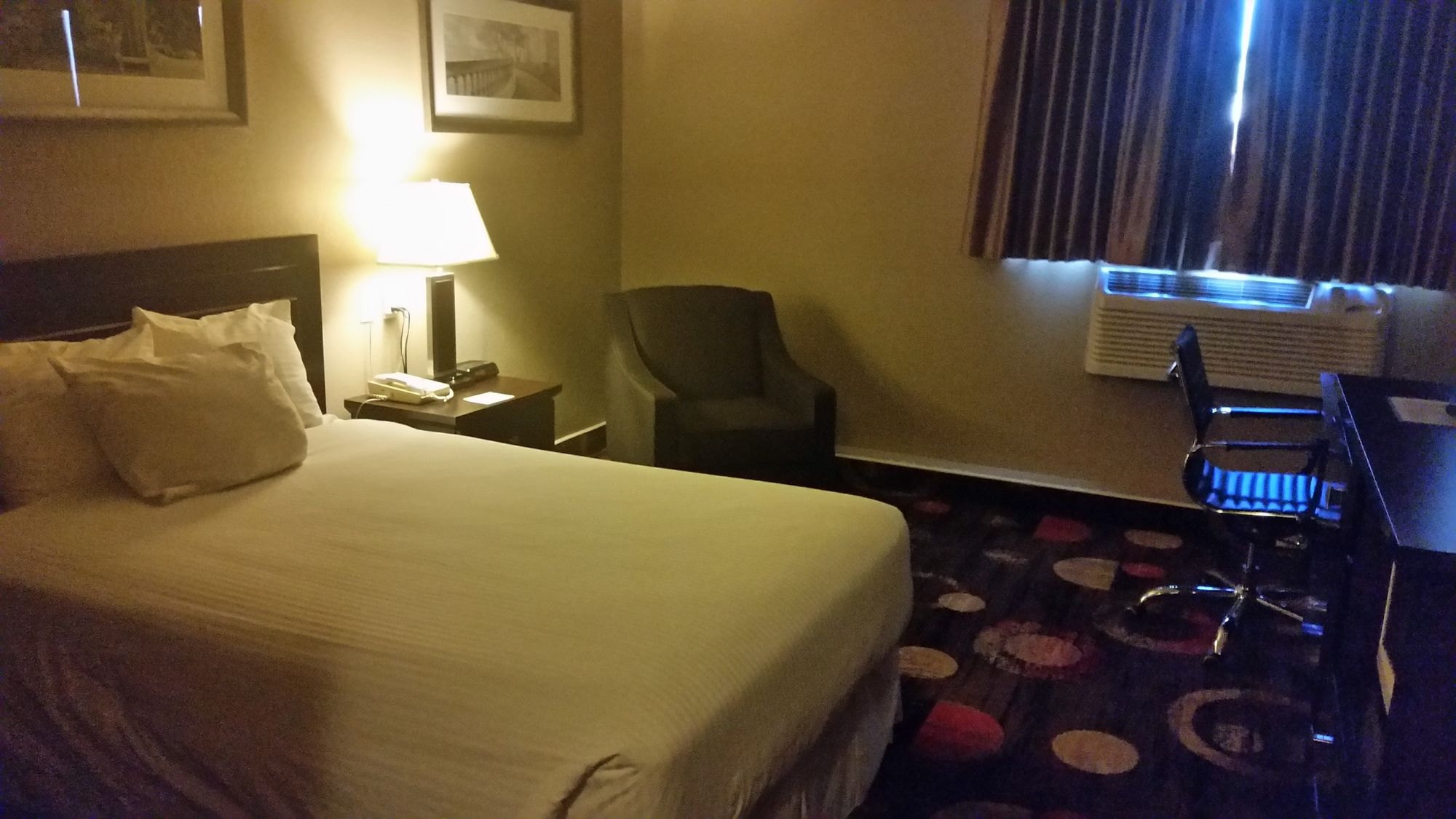 Фото Stonebridge Hotel