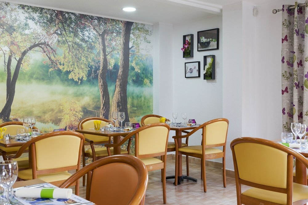 Фото Hotel The Originals Arras