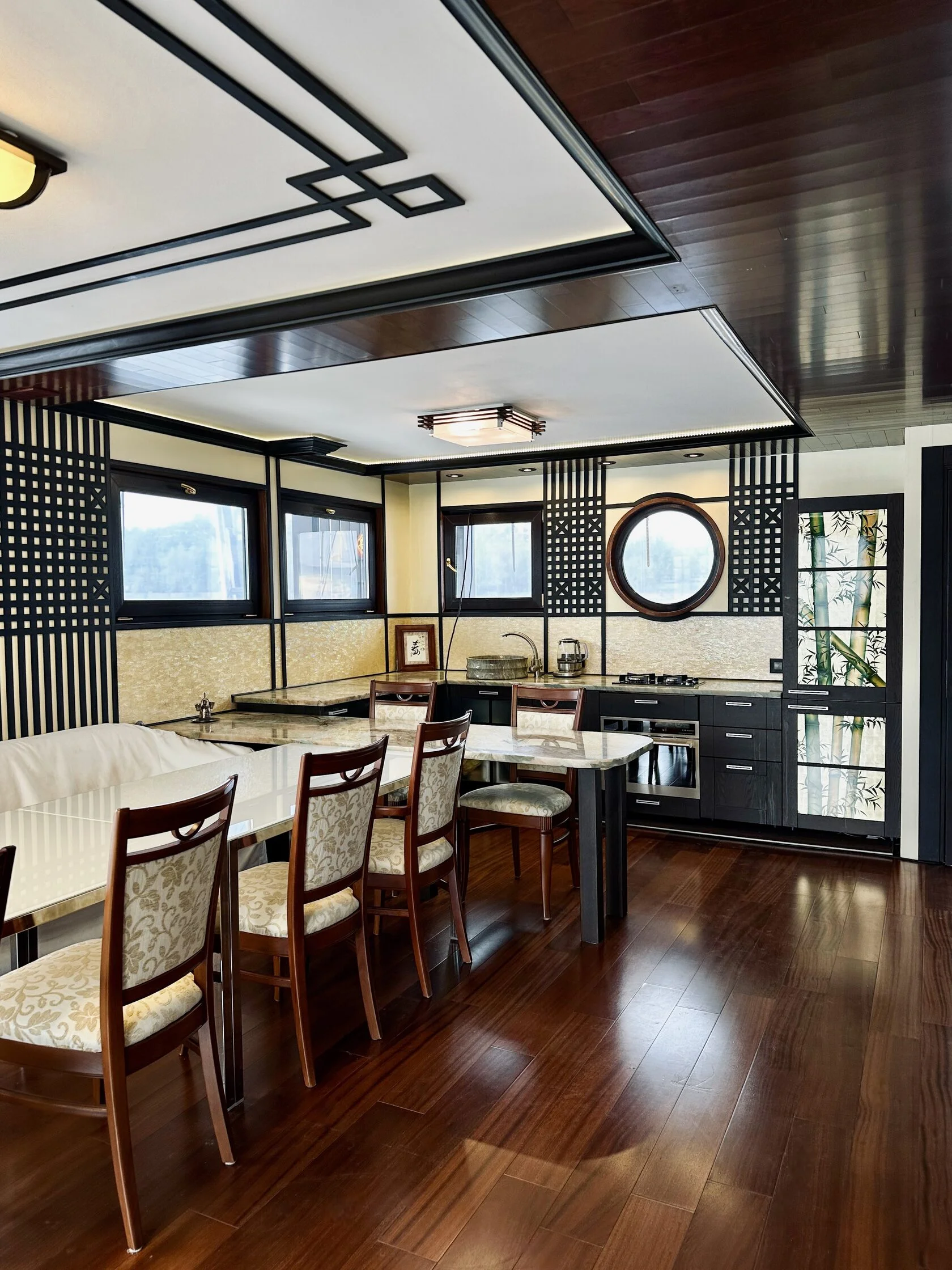 Фото Хаусбот Окинава