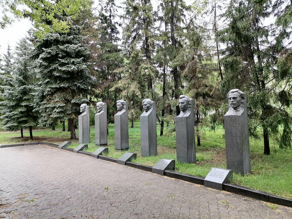 Square Мемориальный сквер Памяти борцов революции, Omsk, photo
