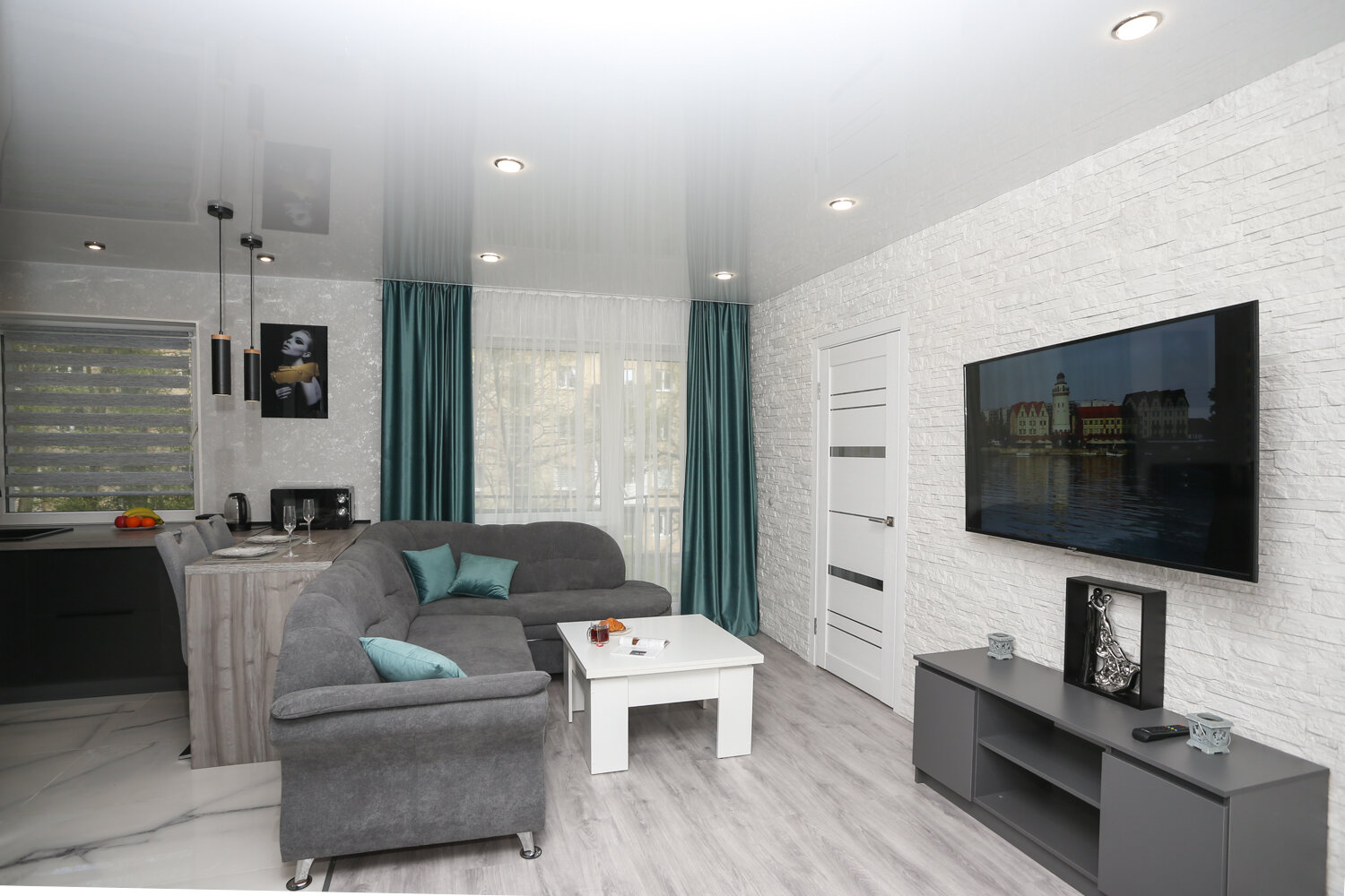 Фото Двухкомнатная квартира в самом центре