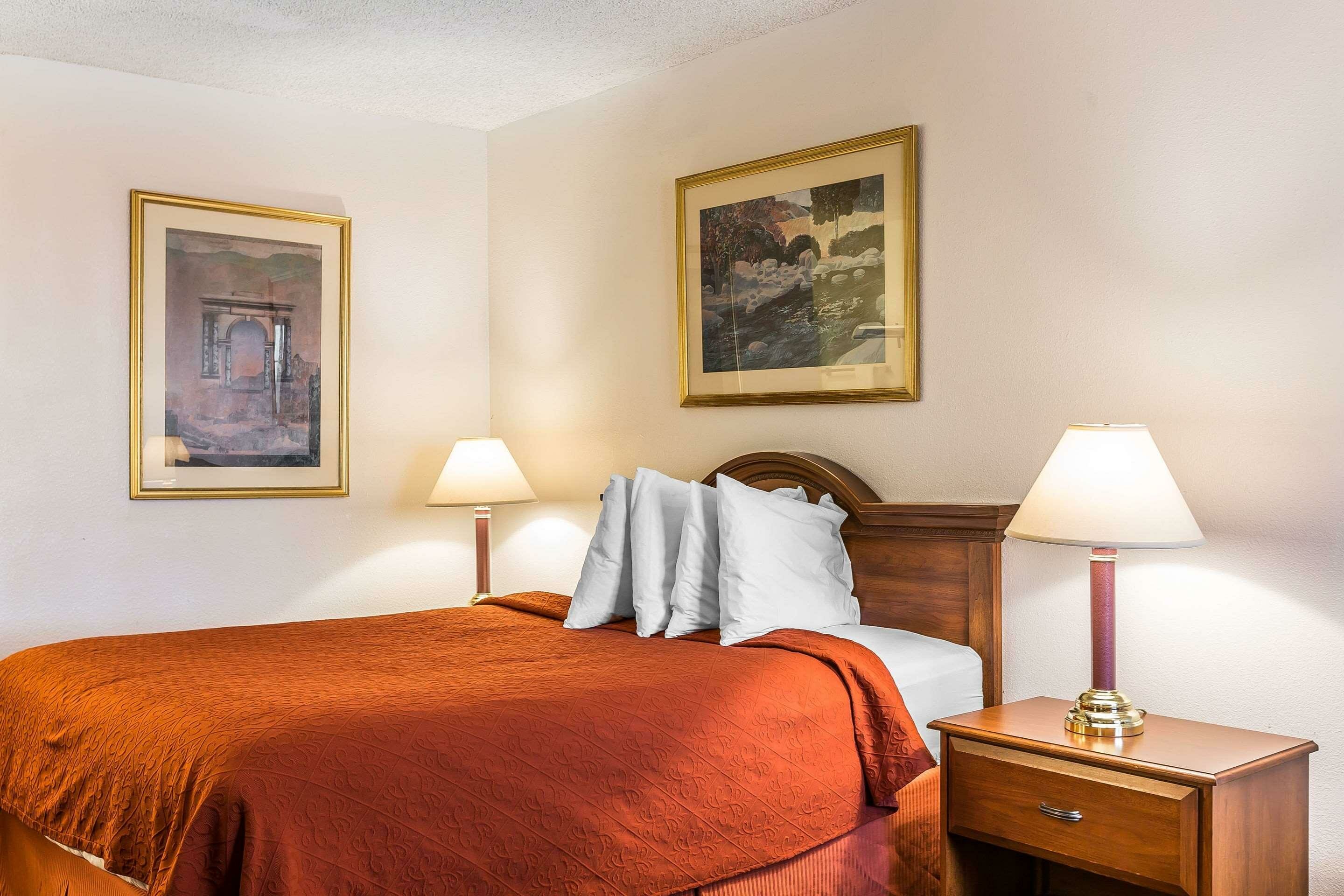 Фото Quality Inn Near Fort Hunter Liggett