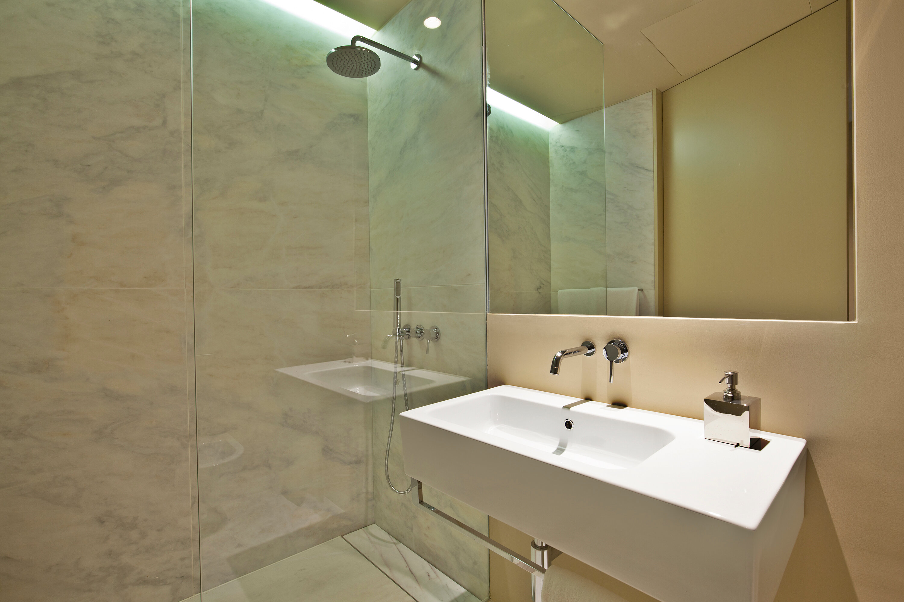 Фото Lisbon Five Stars Apartments 8 Building