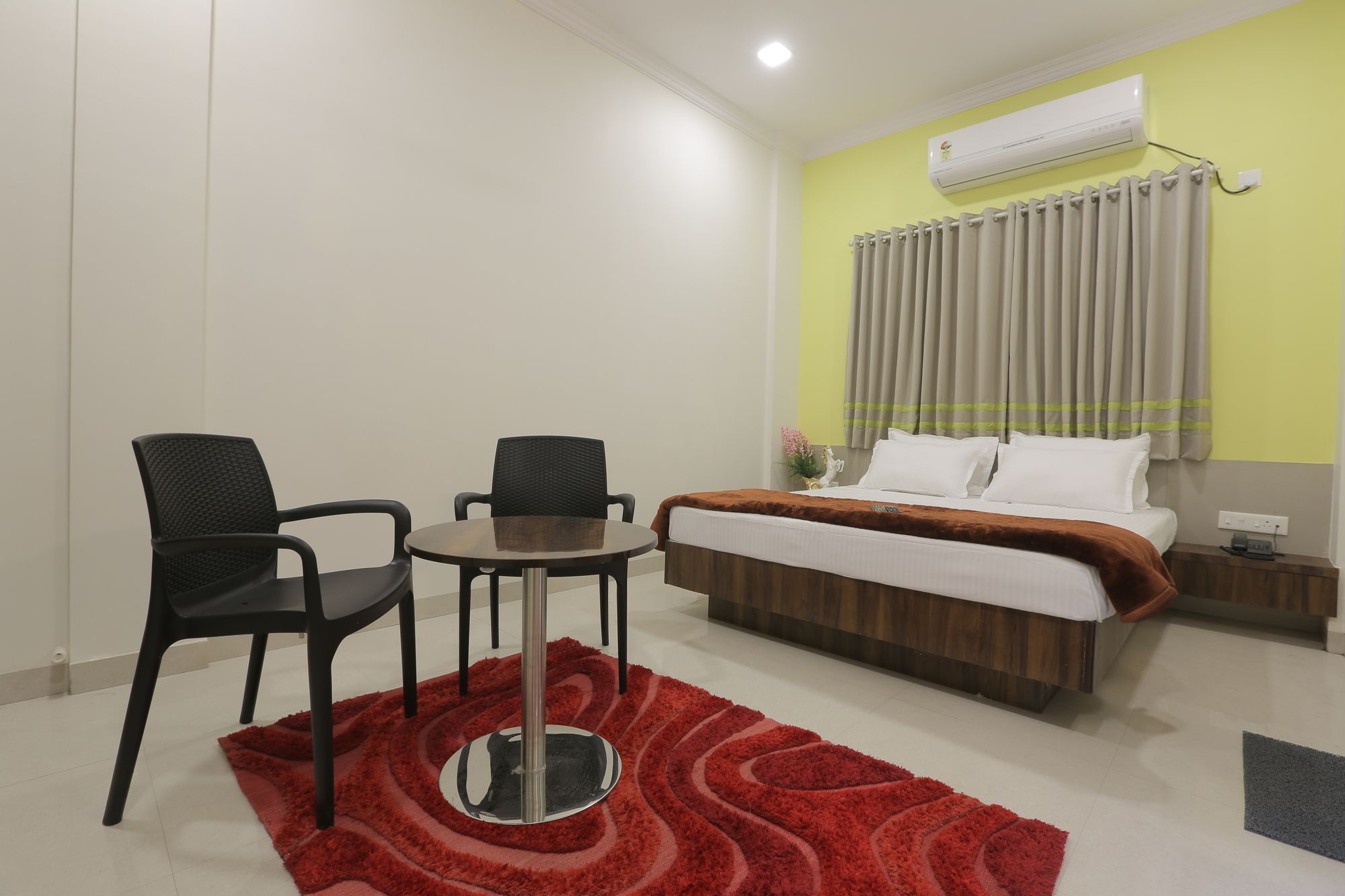 Фото Hotel Samrat