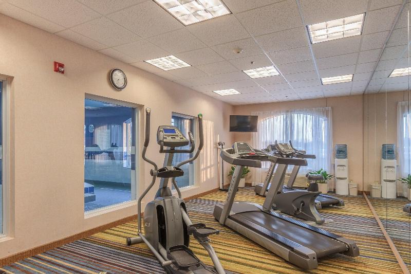 Фото Holiday Inn Express & Suites Belleville, an Ihg Hotel