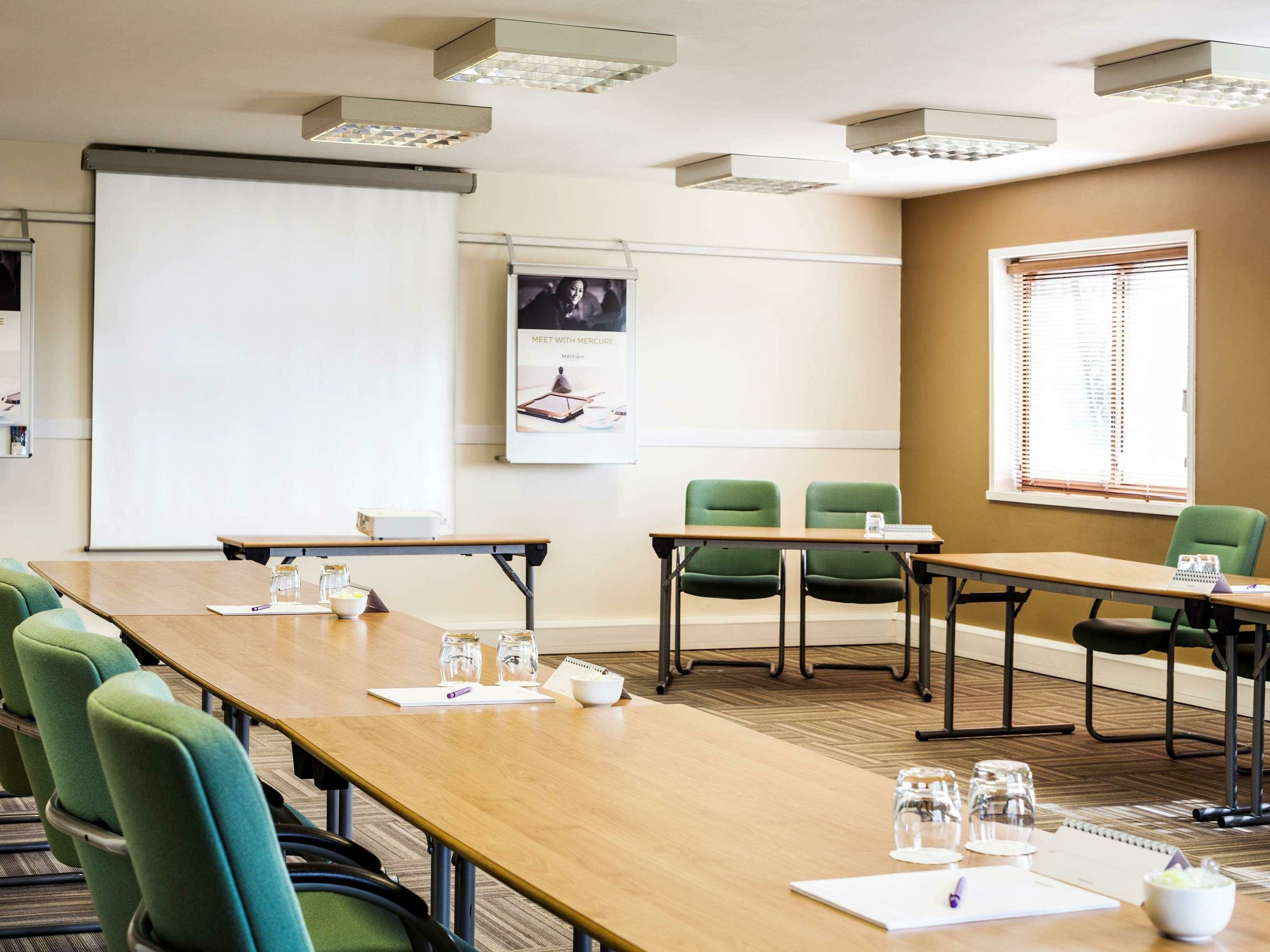 Фото Mercure Dartford Brands Hatch Hotel & SPA