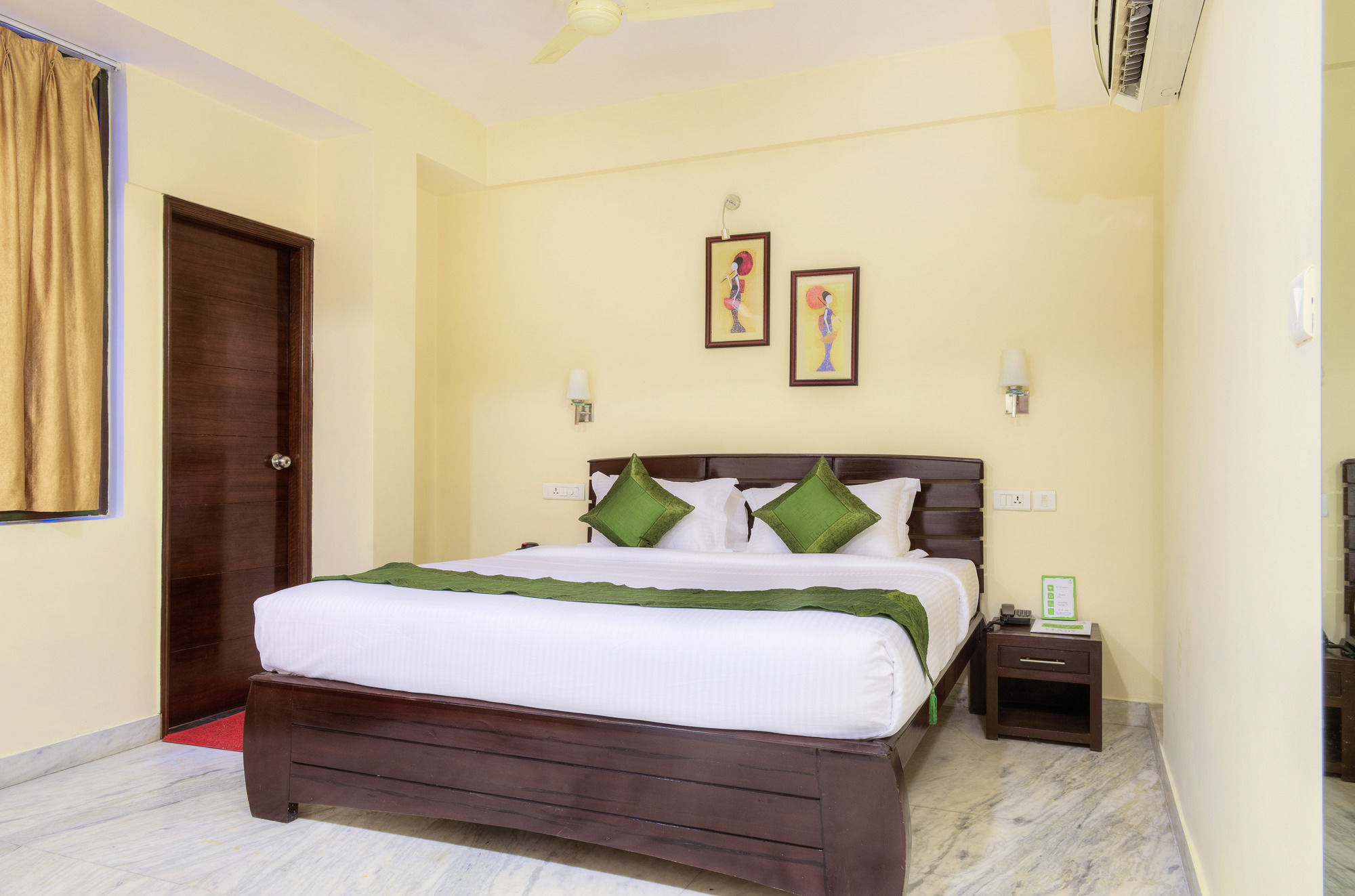 Фото Hotel Corporate Inn