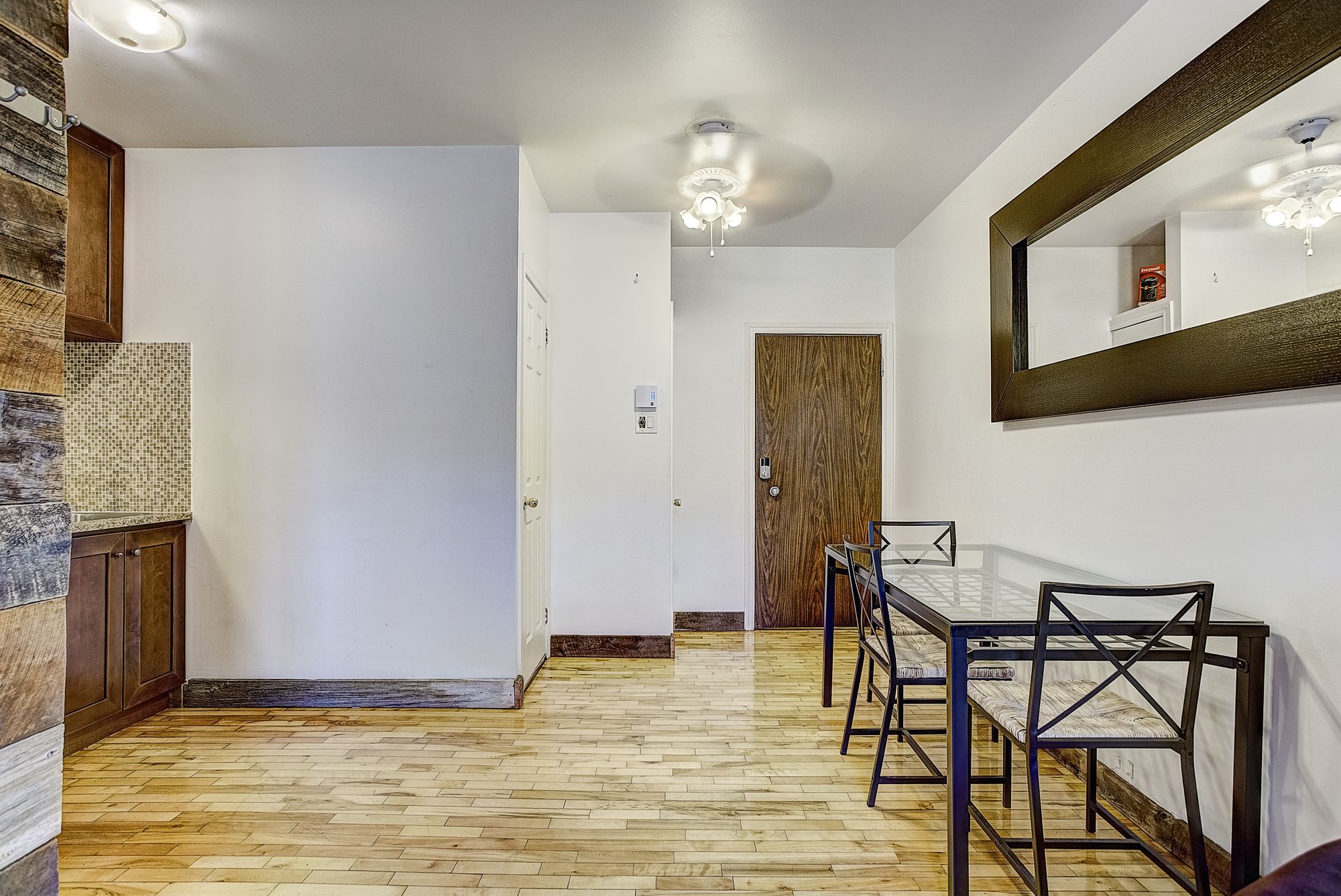 Фото Destination Stays Griffintown Montreal