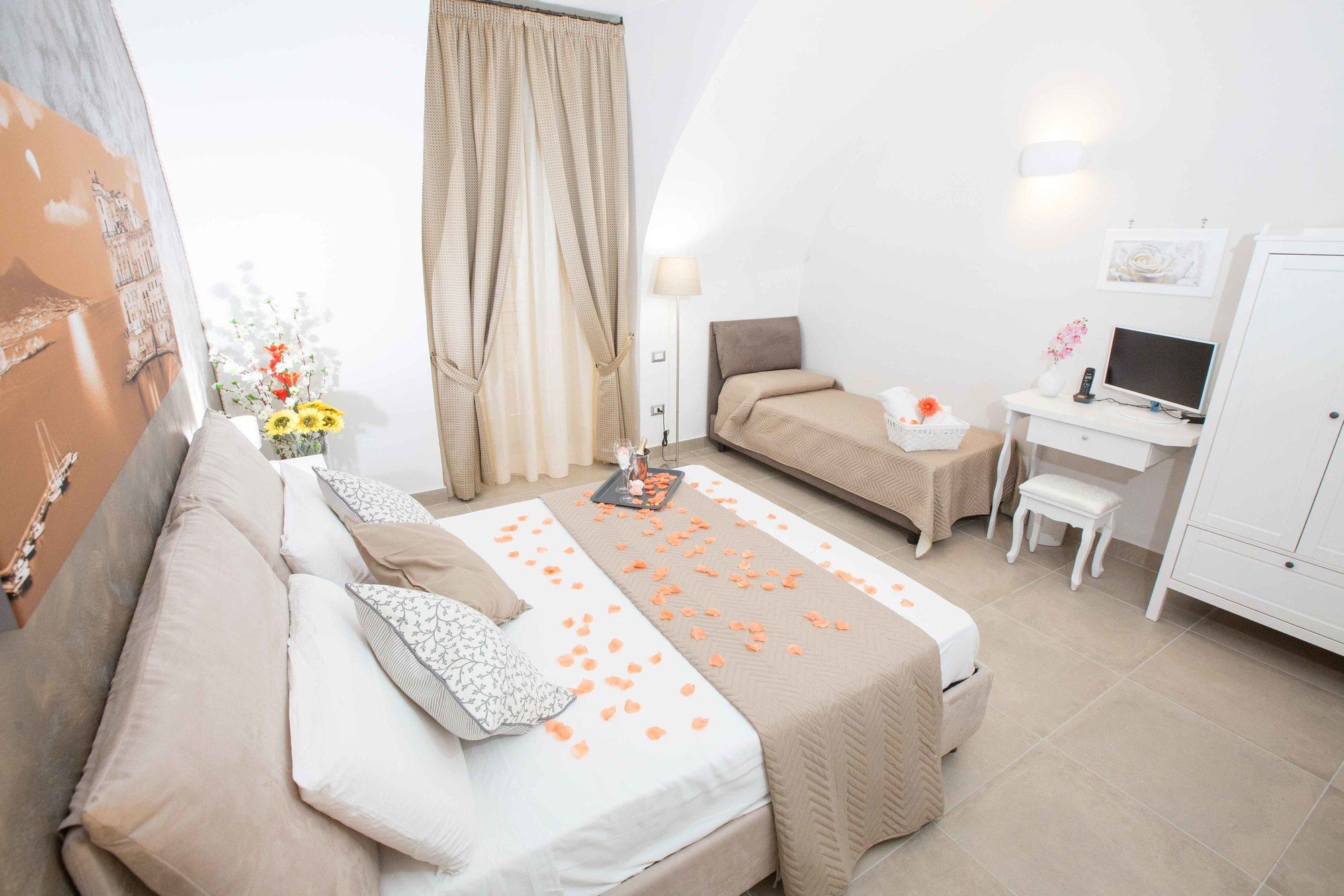 Фото Chiaia Suites
