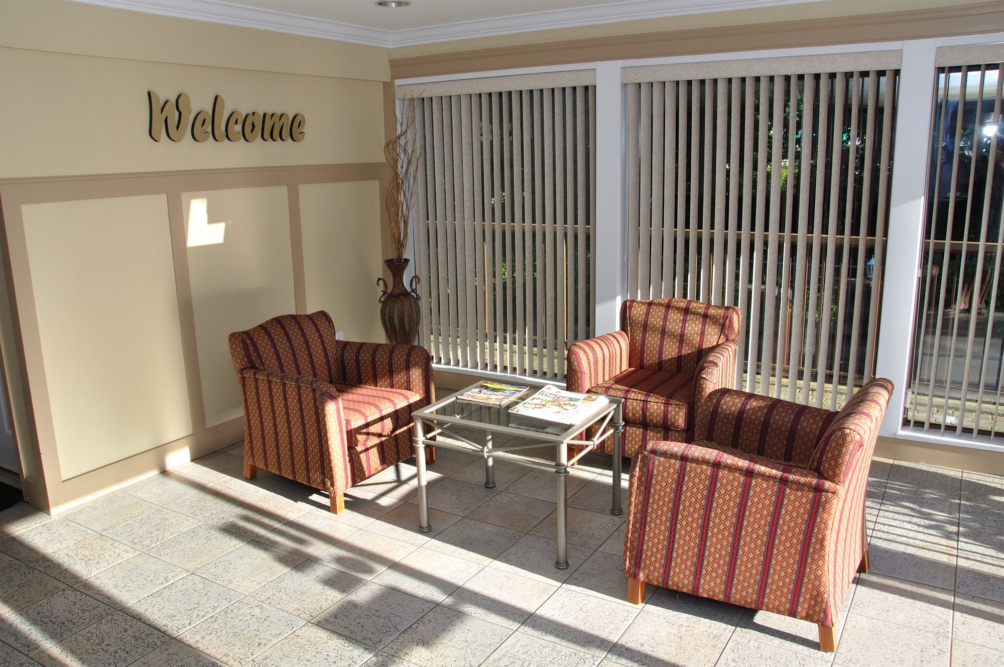 Фото Canadian Inn