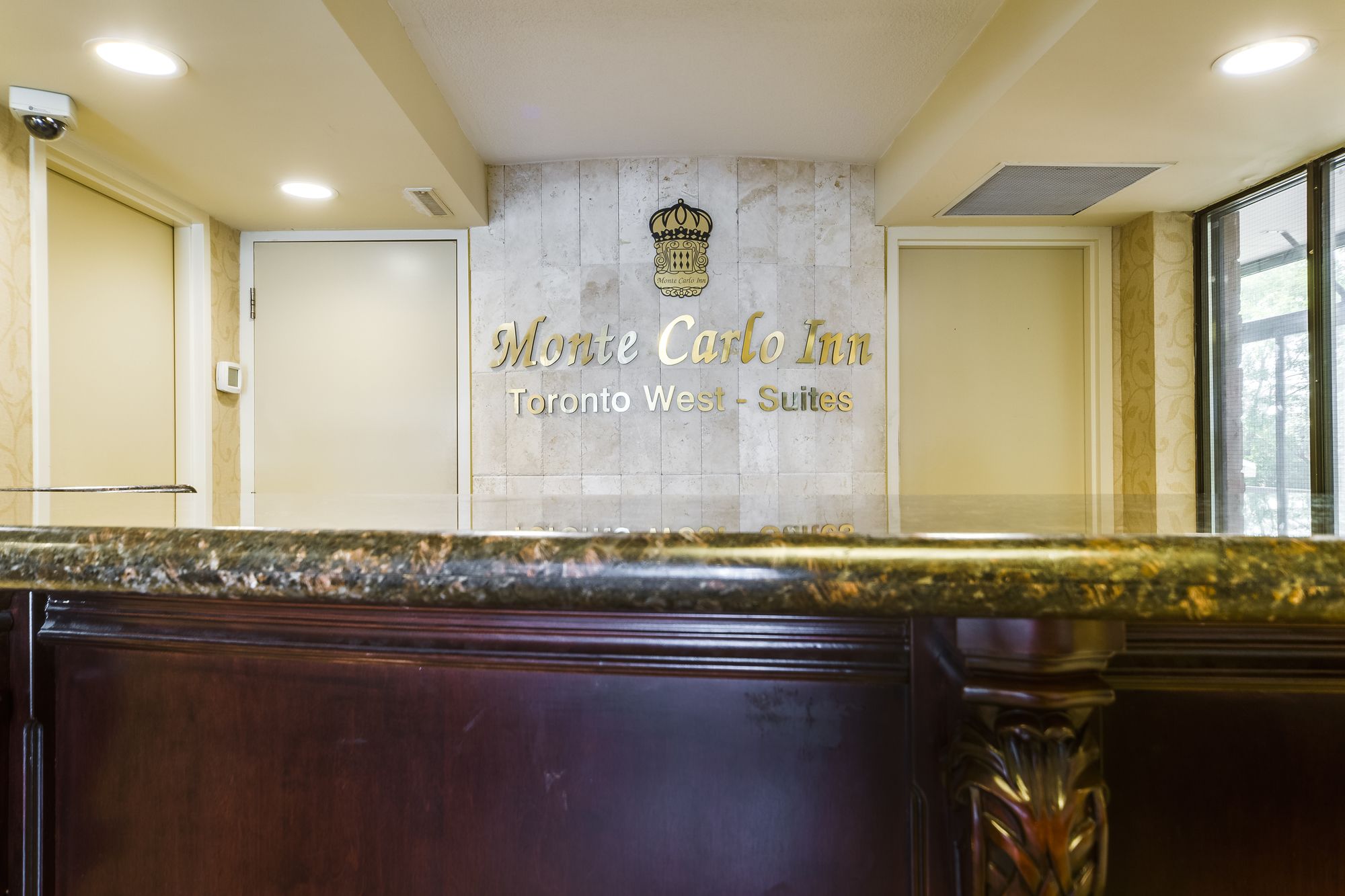 Фото Monte Carlo Inn Toronto West Suites