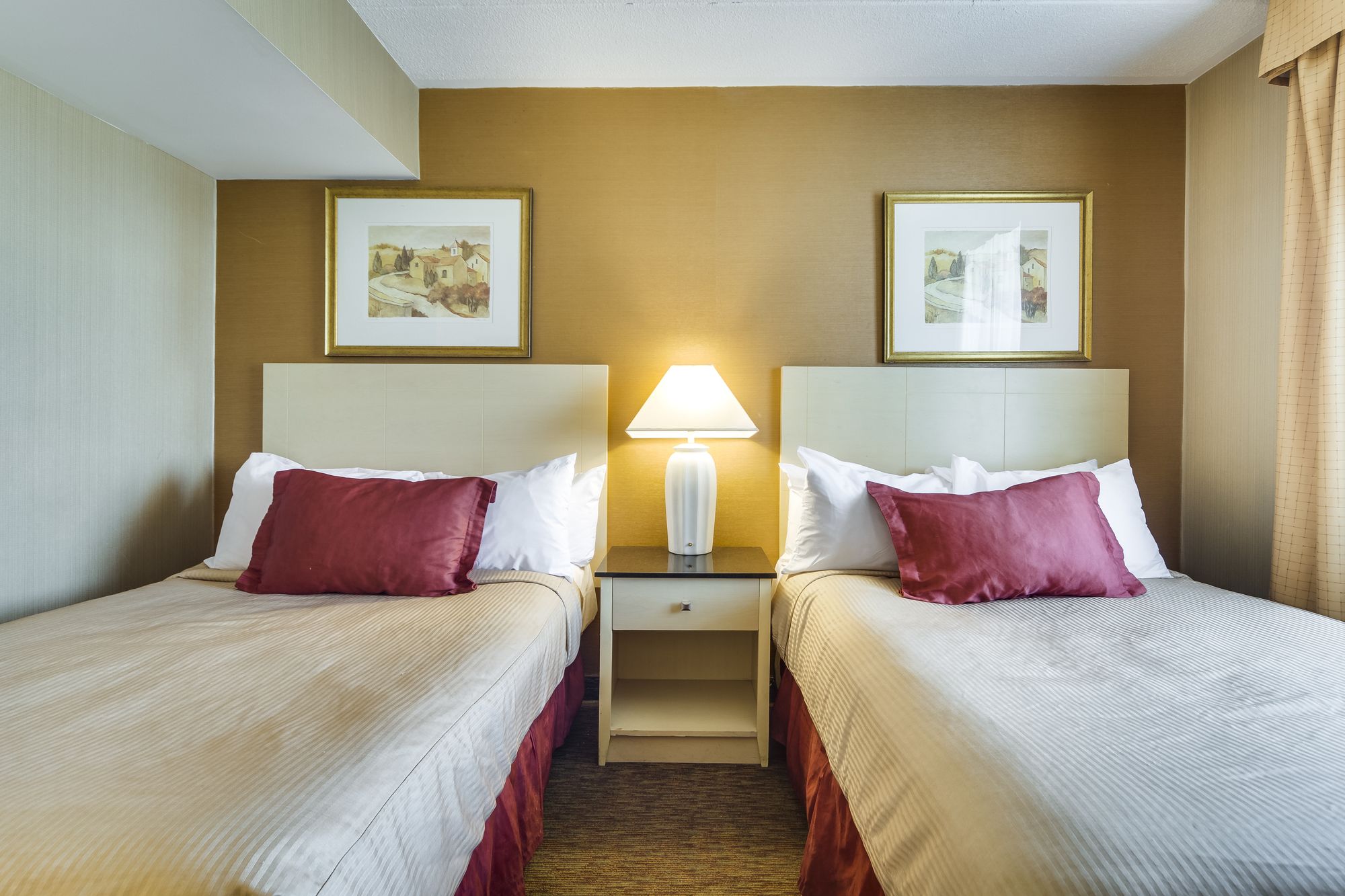 Фото Monte Carlo Inn Toronto West Suites