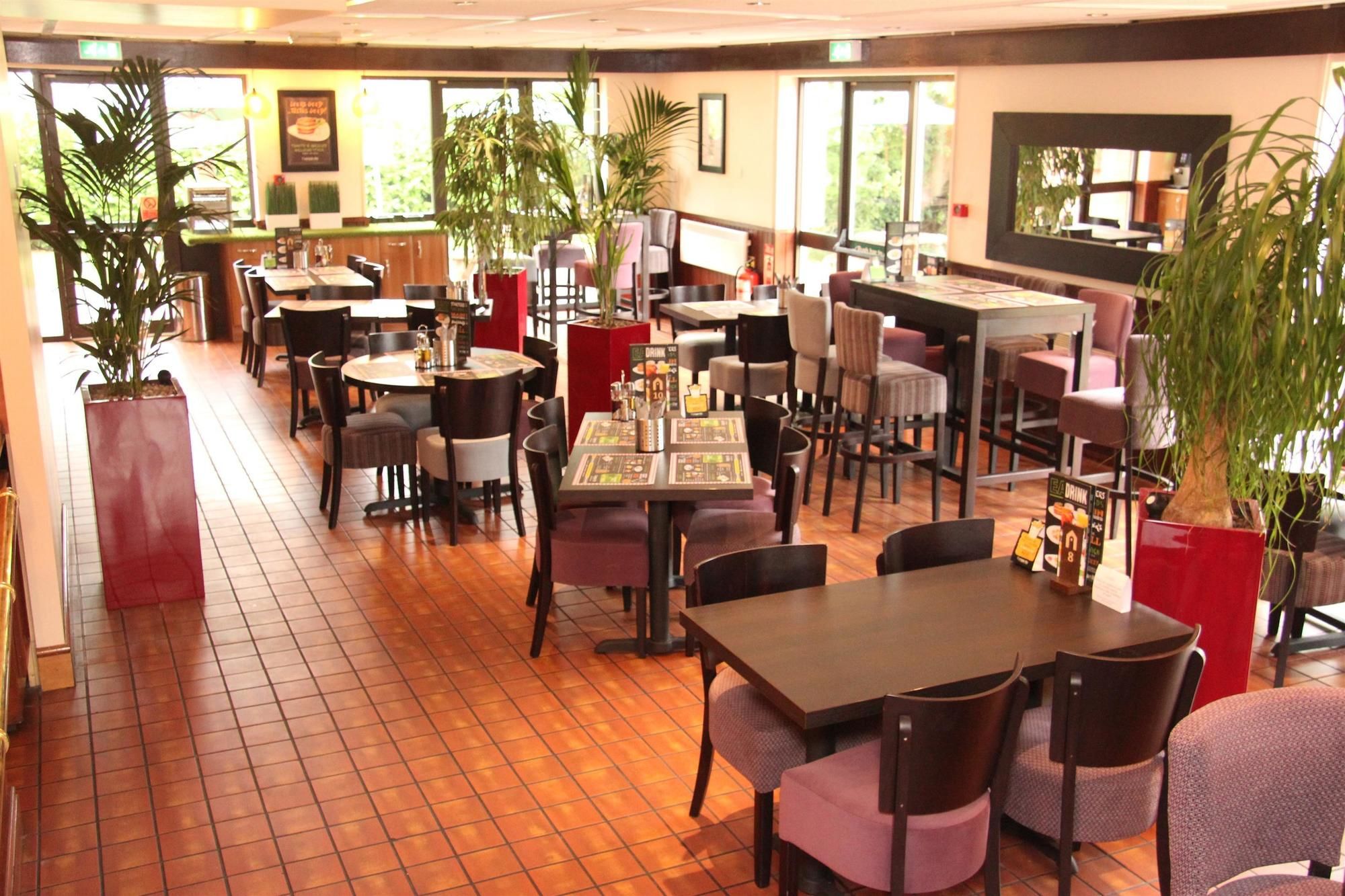 Фото Campanile Milton Keynes