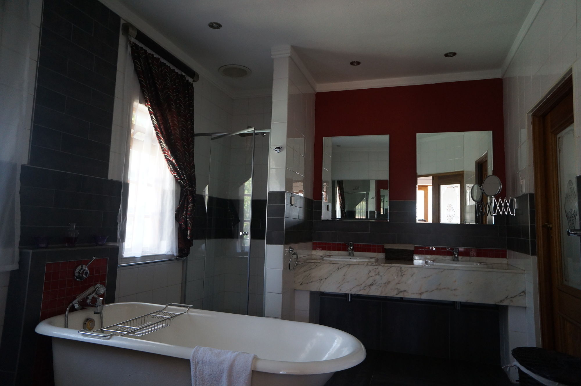 Фото 314 on Clark Guest House