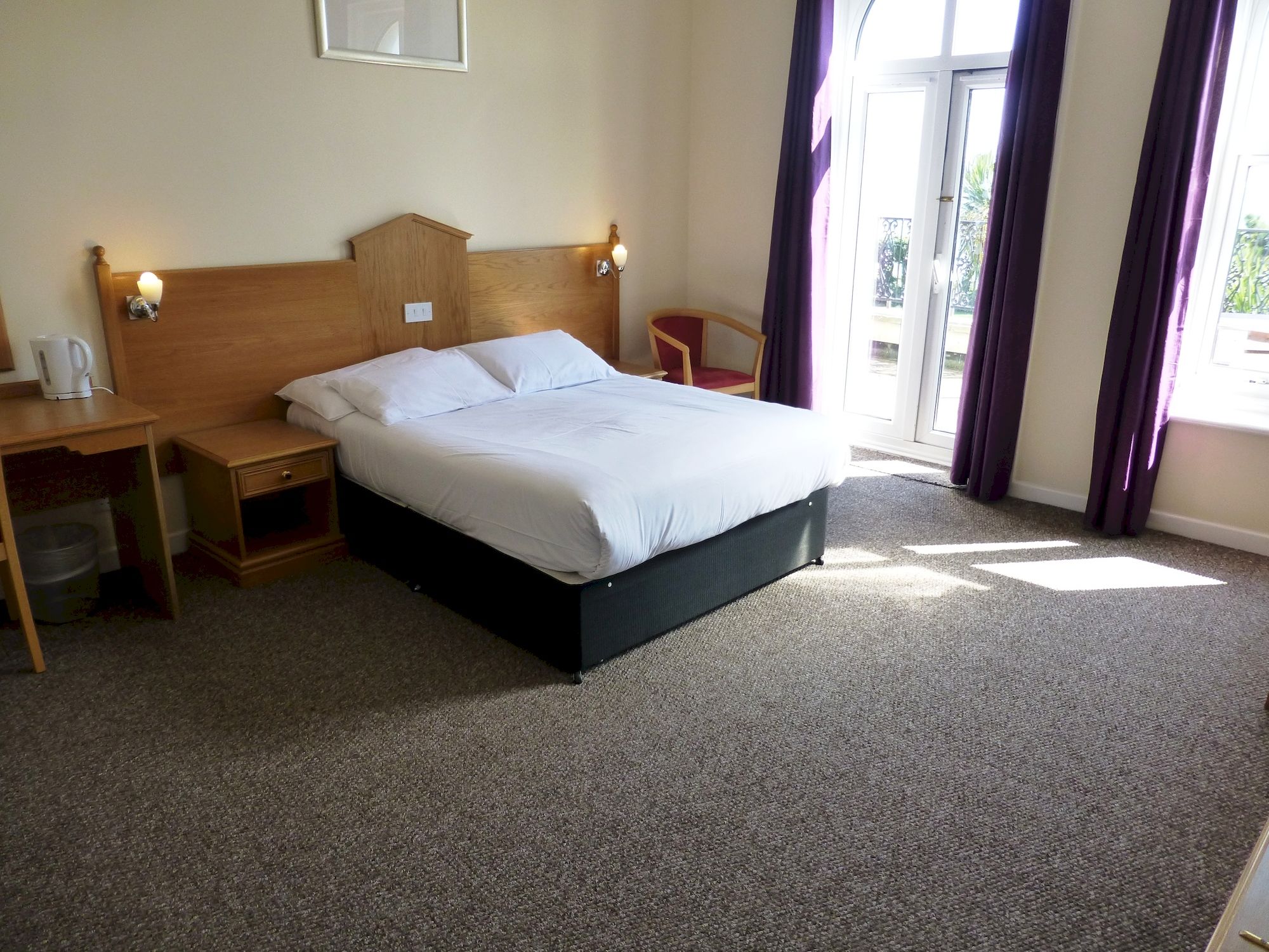 Фото Esplanade Hotel