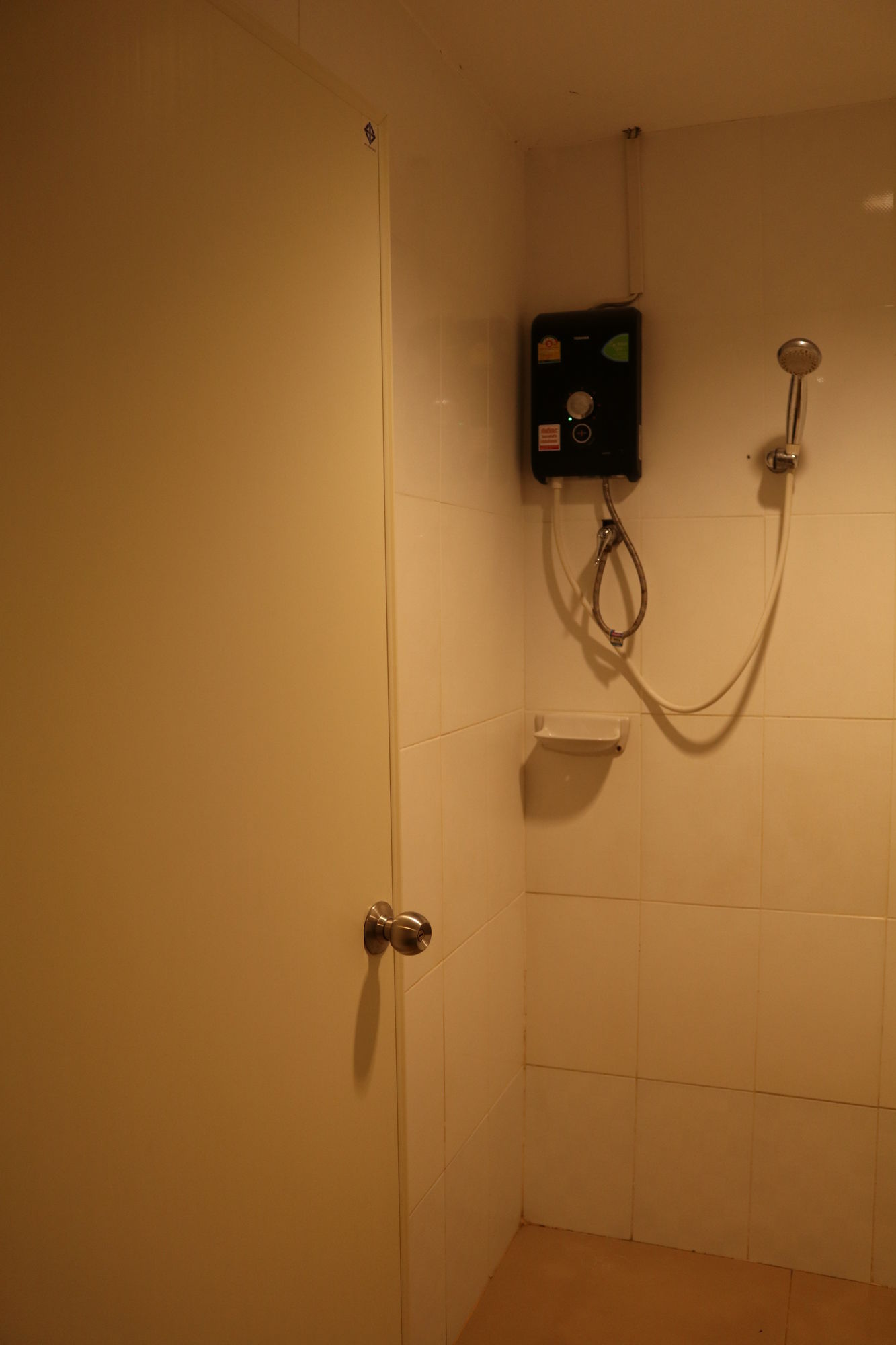 Фото Suksawad Hotel