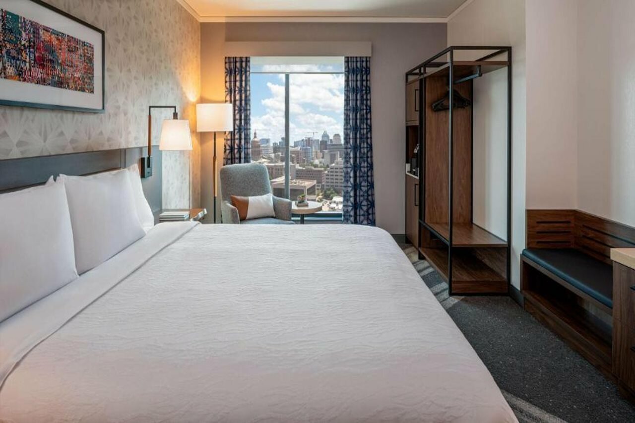 Фото Hilton Garden Inn Austin University Capitol District