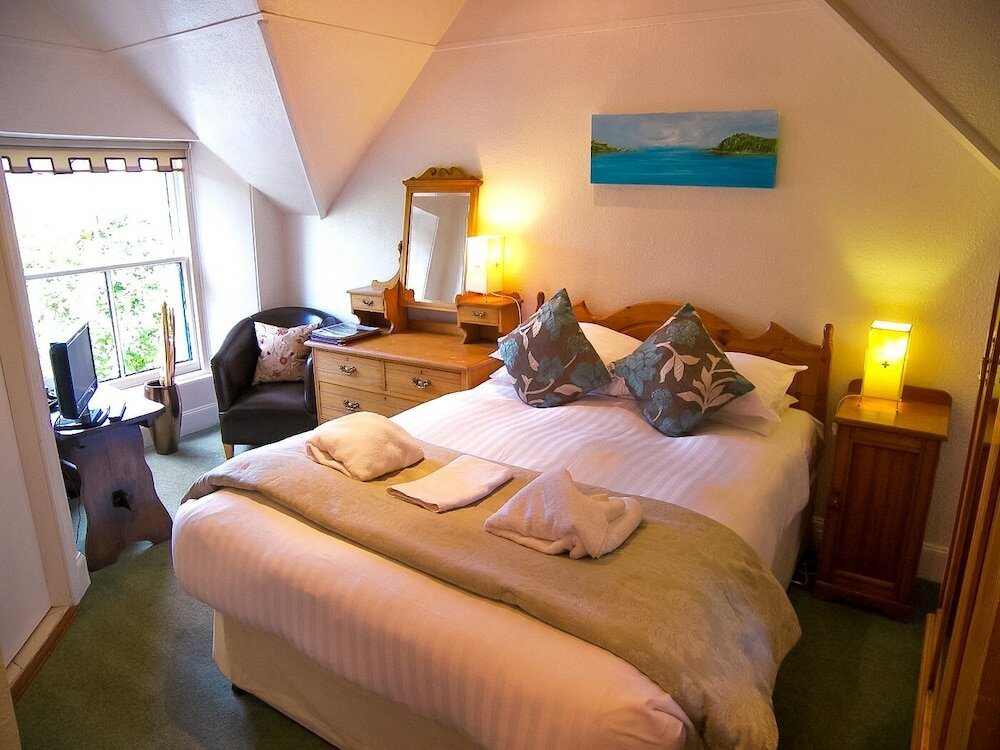 Фото Rosemount Hotel