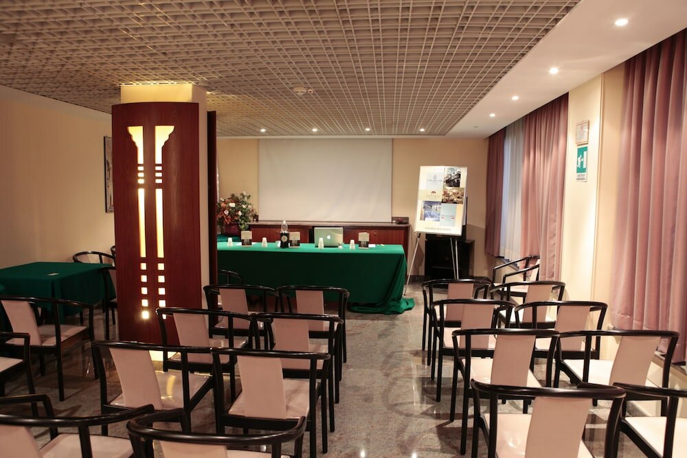 Фото Cristal Palace Hotel