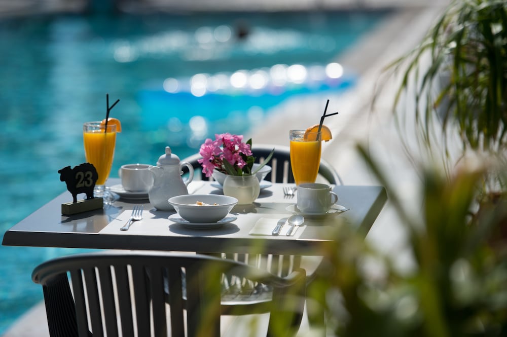 Фото Sundance Apartments and Suites