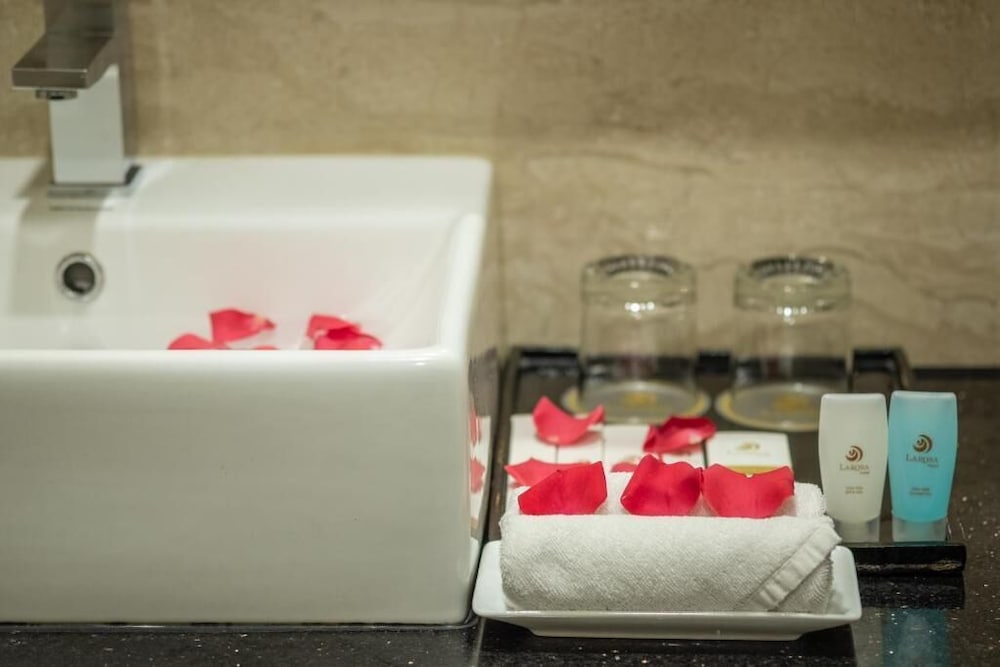 Фото Hanoi Larosa Hotel