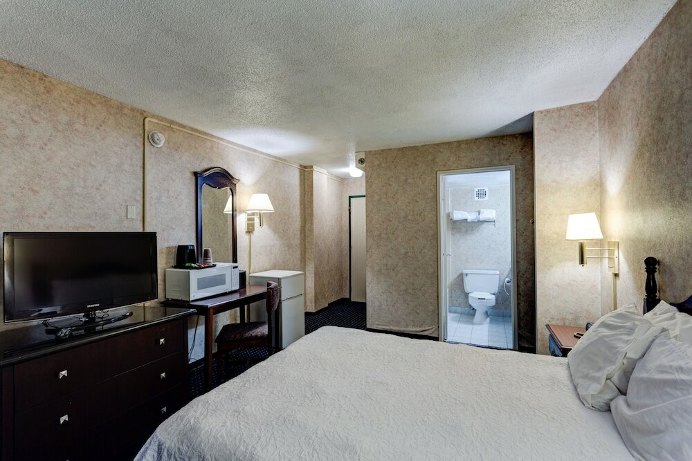 Фото University Hotel & Suites