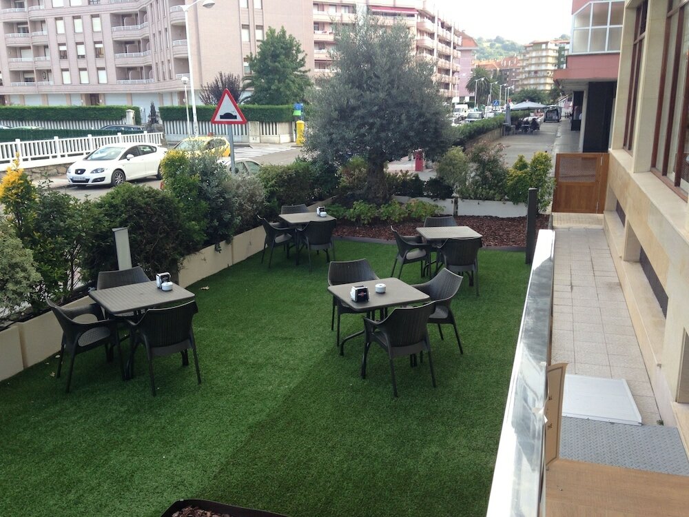 Фото Las Rocas Playa Hotel