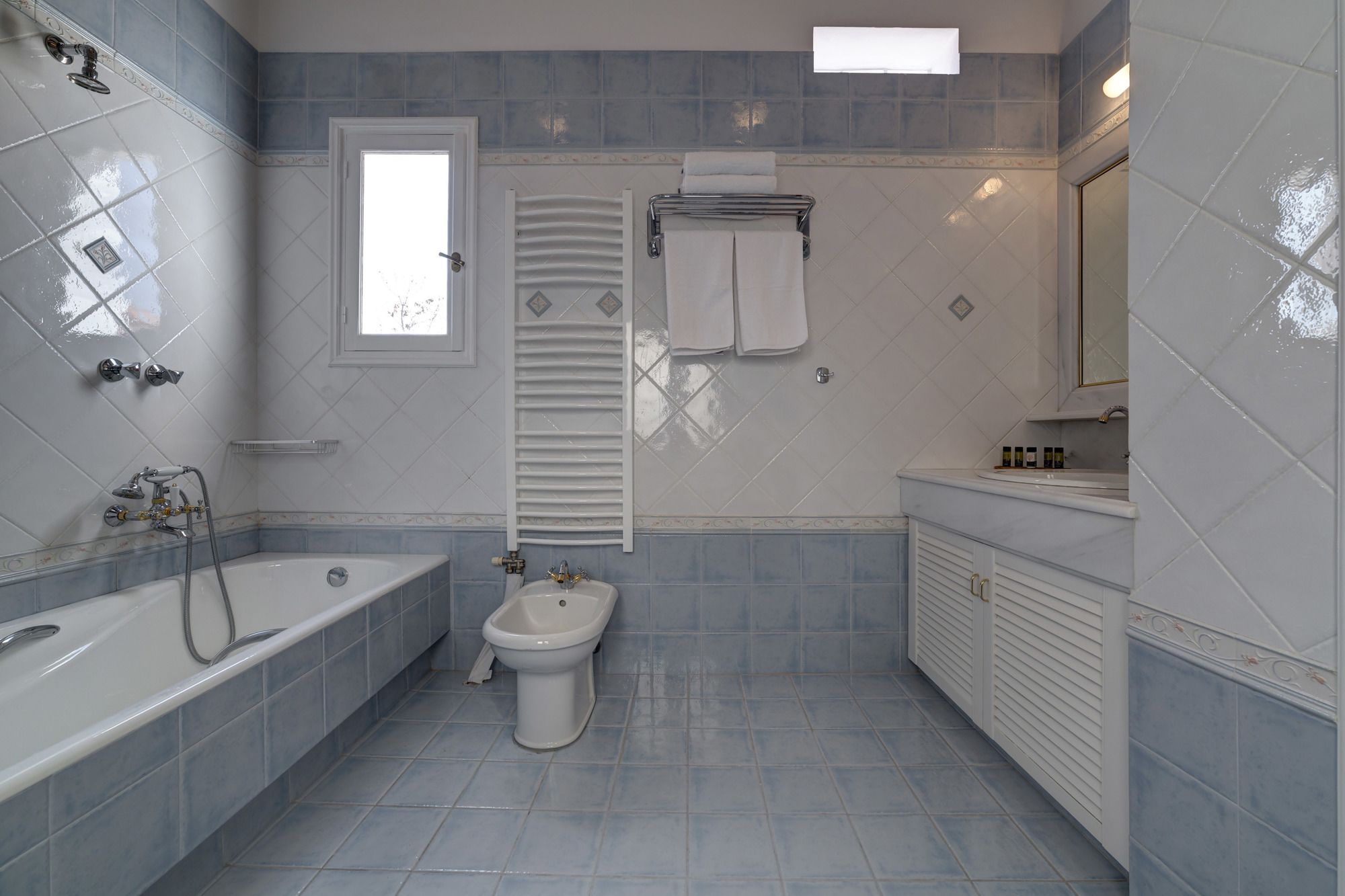 Фото Home & Poetry